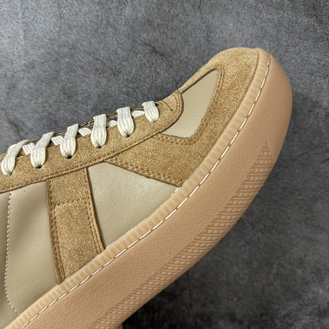 图片[6]-【广东纯原版】MaisonMargiela MM6 马吉拉 25/ 最新 厚底 德训鞋 休闲 运动鞋，原版购入开发 做货 鬼才设计师品牌，一个轻奢品牌 这一款德国训练鞋延续了经典的T形真皮拼接设计，经过设计团队多次的精心改良，只为让您体验最原始的军旅味道~材质：特殊材料/布面，柔软细腻的特点与时尚潮流的布面相结合，使其既有超高的柔软舒适度，又同时保持不错的透气性能~舒适与质感并行，轻松驾驭四季穿着任何搭配。 ✔️面料：原版定制进口牛皮 ✔️内里：牛皮 ✔️大底：原版1：1开模 ✔️底厚：5CM 尺码：35-40-选品中心