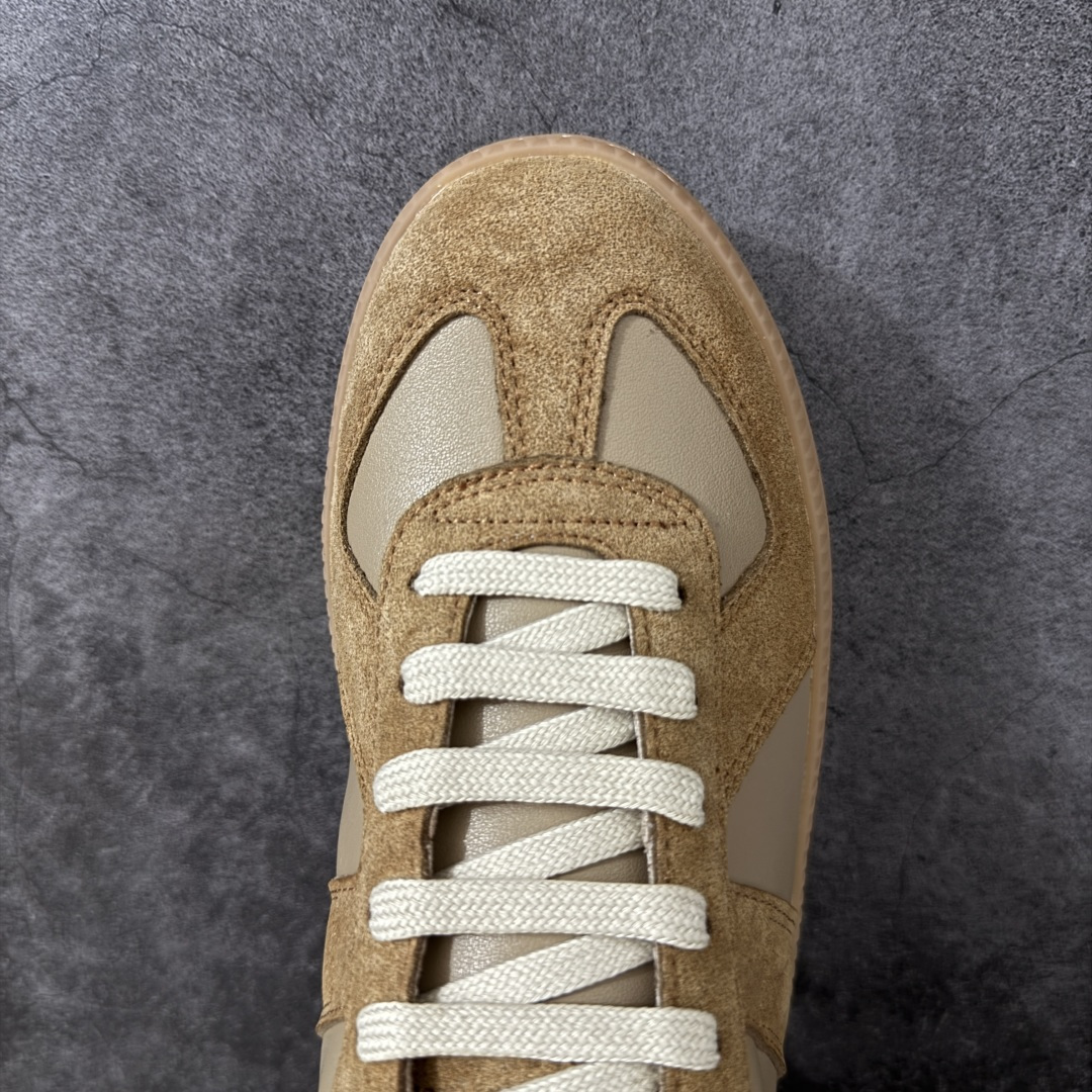 图片[5]-【广东纯原版】MaisonMargiela MM6 马吉拉 25/ 最新 厚底 德训鞋 休闲 运动鞋，原版购入开发 做货 鬼才设计师品牌，一个轻奢品牌 这一款德国训练鞋延续了经典的T形真皮拼接设计，经过设计团队多次的精心改良，只为让您体验最原始的军旅味道~材质：特殊材料/布面，柔软细腻的特点与时尚潮流的布面相结合，使其既有超高的柔软舒适度，又同时保持不错的透气性能~舒适与质感并行，轻松驾驭四季穿着任何搭配。 ✔️面料：原版定制进口牛皮 ✔️内里：牛皮 ✔️大底：原版1：1开模 ✔️底厚：5CM 尺码：35-40-选品中心