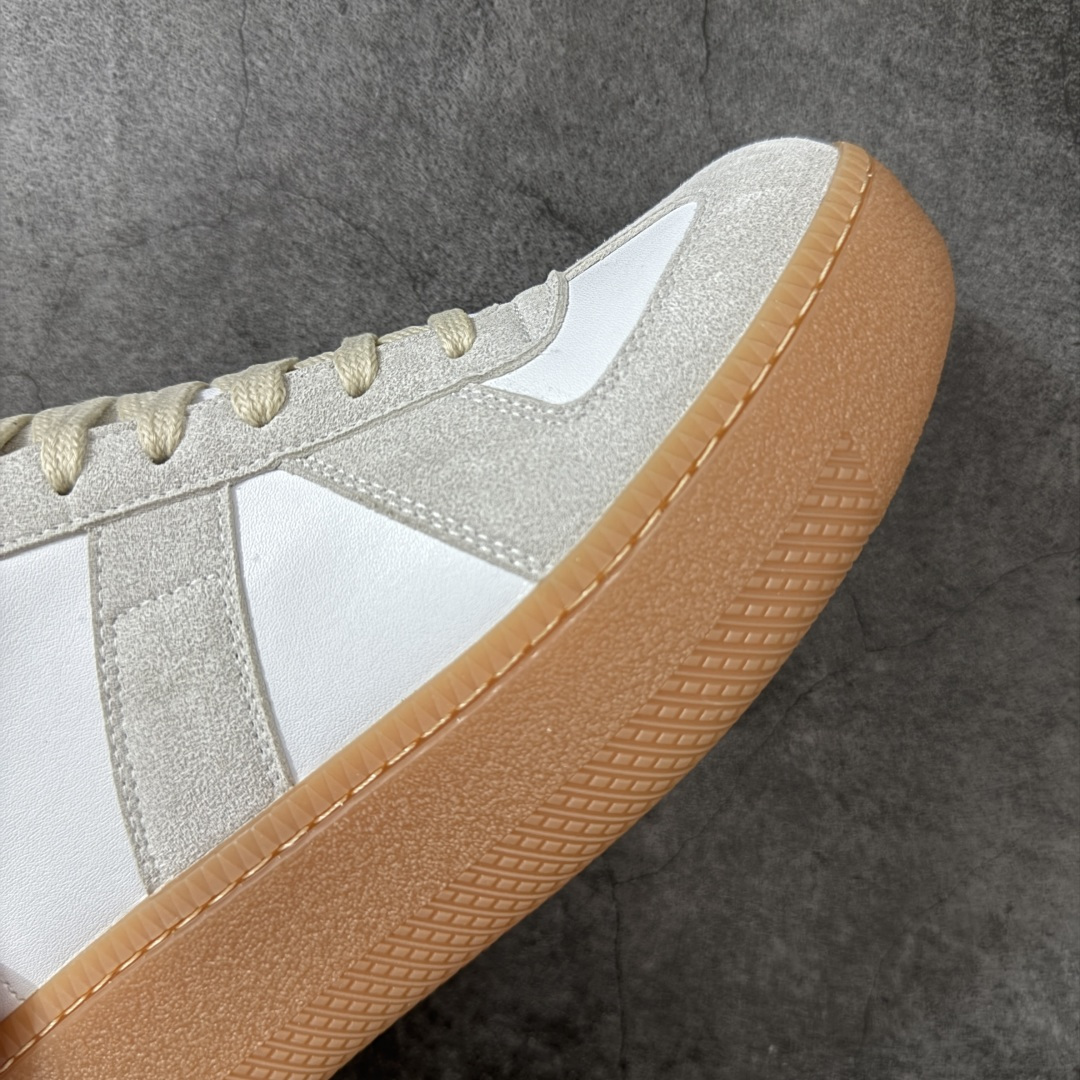 图片[6]-【广东纯原版】MaisonMargiela MM6 马吉拉 25/ 最新 厚底 德训鞋 休闲 运动鞋，原版购入开发 做货 鬼才设计师品牌，一个轻奢品牌 这一款德国训练鞋延续了经典的T形真皮拼接设计，经过设计团队多次的精心改良，只为让您体验最原始的军旅味道~材质：特殊材料/布面，柔软细腻的特点与时尚潮流的布面相结合，使其既有超高的柔软舒适度，又同时保持不错的透气性能~舒适与质感并行，轻松驾驭四季穿着任何搭配。 ✔️面料：原版定制进口牛皮 ✔️内里：牛皮 ✔️大底：原版1：1开模 ✔️底厚：5CM 尺码：35-40-选品中心