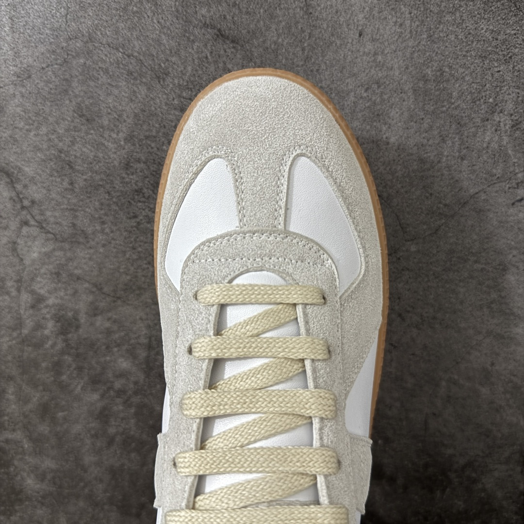 图片[5]-【广东纯原版】MaisonMargiela MM6 马吉拉 25/ 最新 厚底 德训鞋 休闲 运动鞋，原版购入开发 做货 鬼才设计师品牌，一个轻奢品牌 这一款德国训练鞋延续了经典的T形真皮拼接设计，经过设计团队多次的精心改良，只为让您体验最原始的军旅味道~材质：特殊材料/布面，柔软细腻的特点与时尚潮流的布面相结合，使其既有超高的柔软舒适度，又同时保持不错的透气性能~舒适与质感并行，轻松驾驭四季穿着任何搭配。 ✔️面料：原版定制进口牛皮 ✔️内里：牛皮 ✔️大底：原版1：1开模 ✔️底厚：5CM 尺码：35-40-选品中心