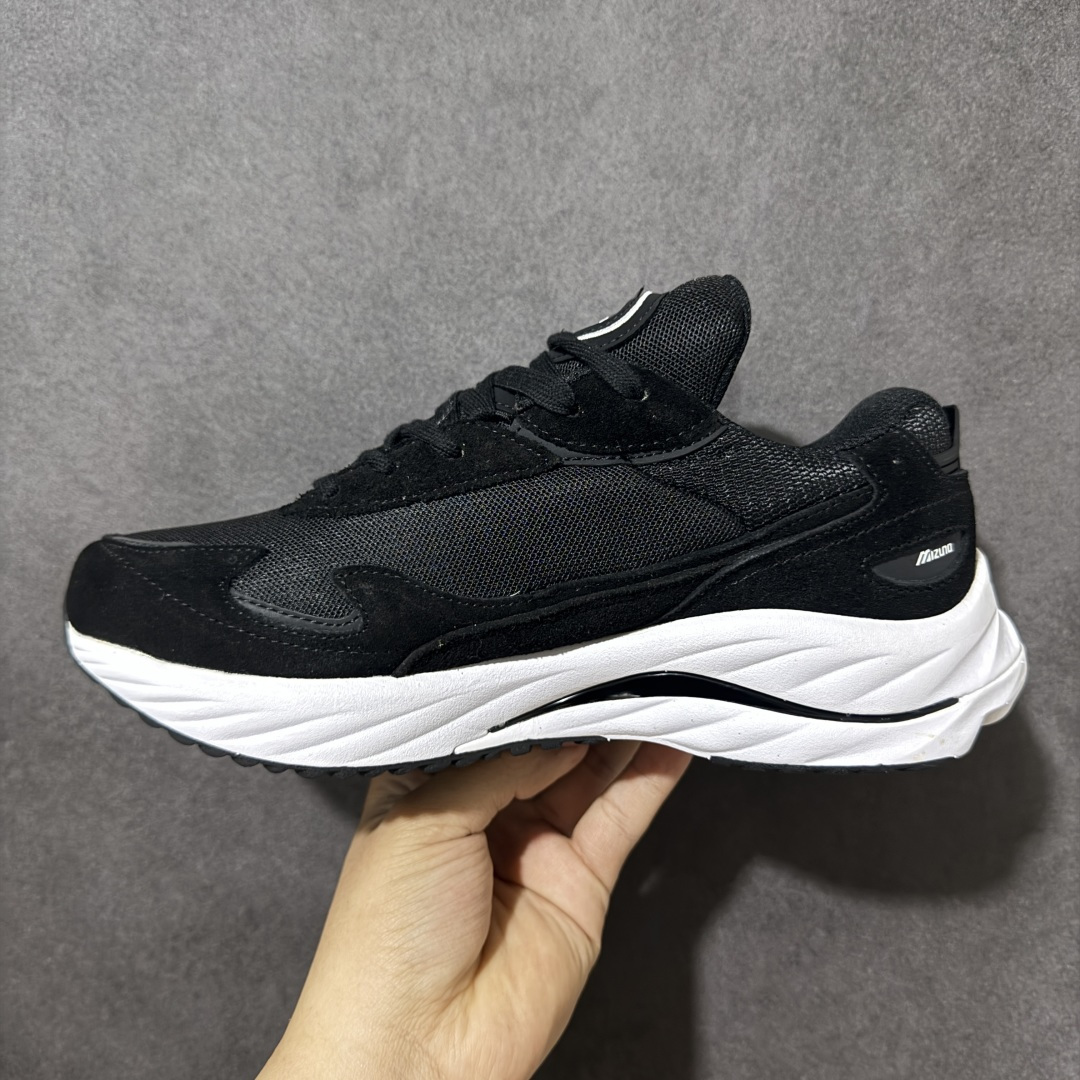 图片[2]-【公司级】Mizuno 美津浓 Wave Rider β 舒适百搭潮流 网布合成革 低帮跑步鞋 美津浓（Mizuno）是日本美津浓株式会社于1906年创立的运动品牌，经过一个多世纪的不断努力现已成为世界著名的运动器具、服装和鞋类生产商。美津浓力求服务于各类运动项目，并竭力使运动生活更加愉快和振奋。产品种类齐全，覆盖几乎全部主要运动项目，达到30万多个品类。 货号：D1GA330801 尺码：36-45带半码-选品中心