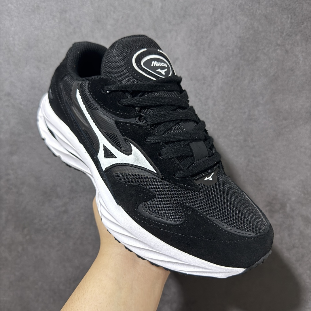 图片[3]-【公司级】Mizuno 美津浓 Wave Rider β 舒适百搭潮流 网布合成革 低帮跑步鞋 美津浓（Mizuno）是日本美津浓株式会社于1906年创立的运动品牌，经过一个多世纪的不断努力现已成为世界著名的运动器具、服装和鞋类生产商。美津浓力求服务于各类运动项目，并竭力使运动生活更加愉快和振奋。产品种类齐全，覆盖几乎全部主要运动项目，达到30万多个品类。 货号：D1GA330801 尺码：36-45带半码-选品中心