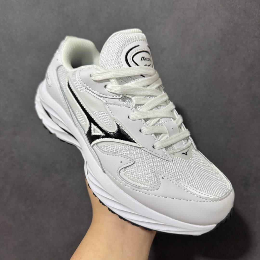 图片[3]-【公司级】Mizuno 美津浓 Wave Rider β 舒适百搭潮流 网布合成革 低帮跑步鞋 美津浓（Mizuno）是日本美津浓株式会社于1906年创立的运动品牌，经过一个多世纪的不断努力现已成为世界著名的运动器具、服装和鞋类生产商。美津浓力求服务于各类运动项目，并竭力使运动生活更加愉快和振奋。产品种类齐全，覆盖几乎全部主要运动项目，达到30万多个品类。 货号：D1GA330802 尺码：36-45带半码-选品中心