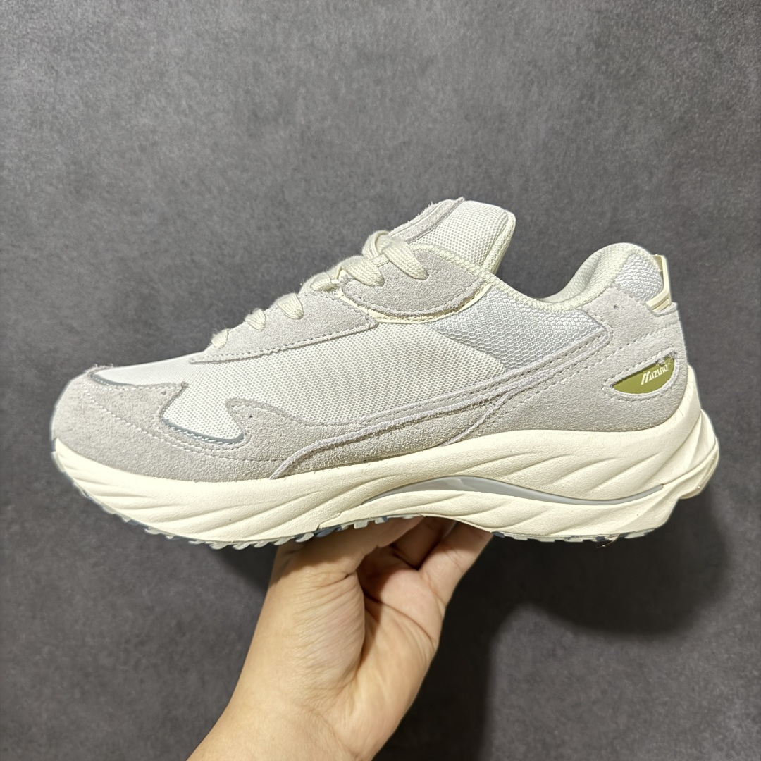 图片[2]-【公司级】Mizuno 美津浓 Wave Rider β 舒适百搭潮流 网布合成革 低帮跑步鞋 美津浓（Mizuno）是日本美津浓株式会社于1906年创立的运动品牌，经过一个多世纪的不断努力现已成为世界著名的运动器具、服装和鞋类生产商。美津浓力求服务于各类运动项目，并竭力使运动生活更加愉快和振奋。产品种类齐全，覆盖几乎全部主要运动项目，达到30万多个品类。 货号：D1GG230601 尺码：36-45带半码-选品中心