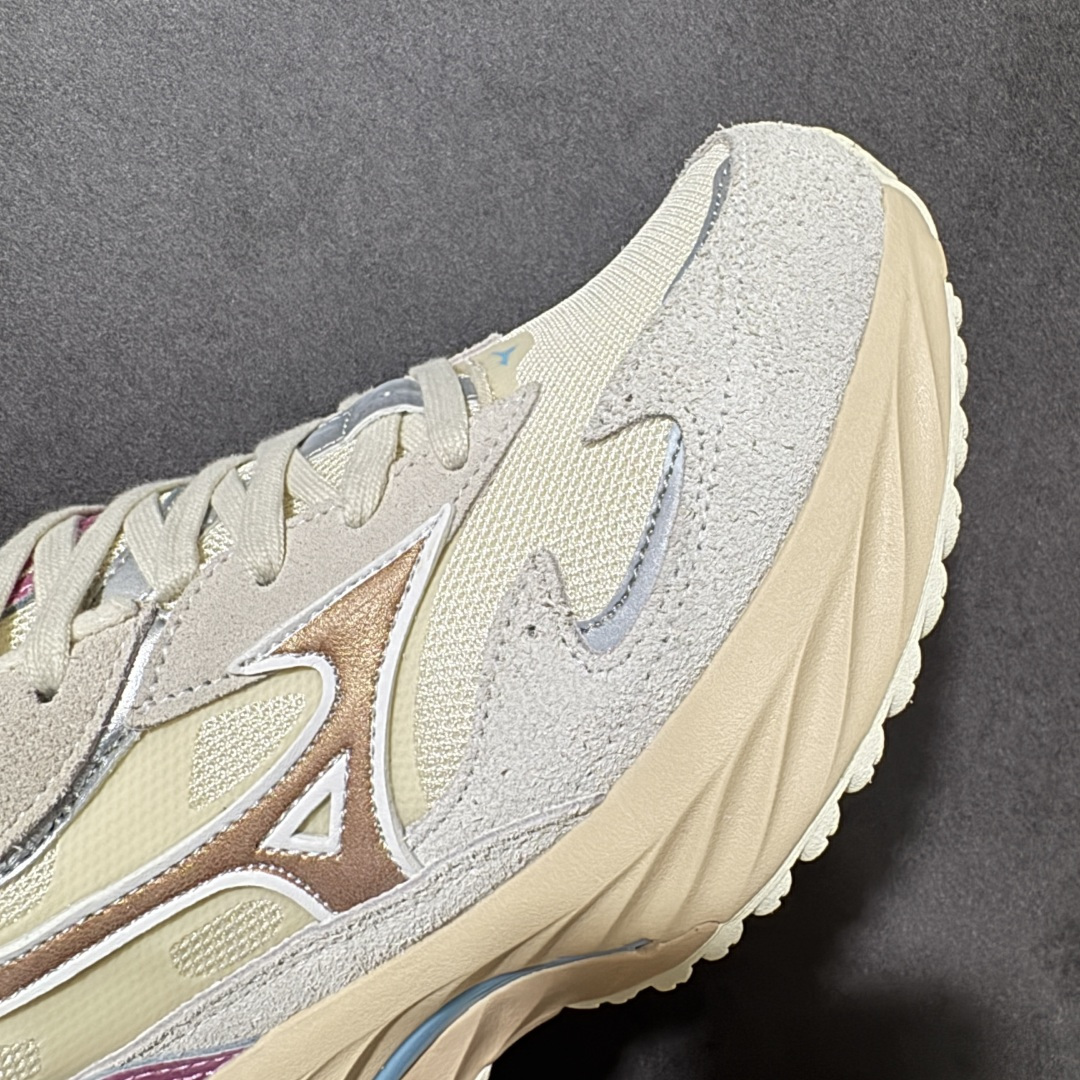 图片[8]-【公司级】Mizuno 美津浓 Wave Rider β 舒适百搭潮流 网布合成革 低帮跑步鞋 美津浓（Mizuno）是日本美津浓株式会社于1906年创立的运动品牌，经过一个多世纪的不断努力现已成为世界著名的运动器具、服装和鞋类生产商。美津浓力求服务于各类运动项目，并竭力使运动生活更加愉快和振奋。产品种类齐全，覆盖几乎全部主要运动项目，达到30万多个品类。 货号：D1GA330802 尺码：36-45带半码-选品中心