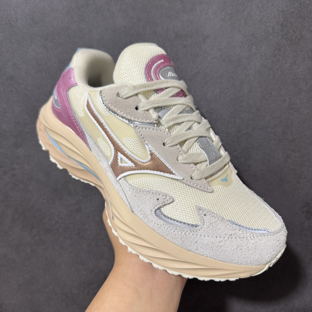 图片[3]-【公司级】Mizuno 美津浓 Wave Rider β 舒适百搭潮流 网布合成革 低帮跑步鞋 美津浓（Mizuno）是日本美津浓株式会社于1906年创立的运动品牌，经过一个多世纪的不断努力现已成为世界著名的运动器具、服装和鞋类生产商。美津浓力求服务于各类运动项目，并竭力使运动生活更加愉快和振奋。产品种类齐全，覆盖几乎全部主要运动项目，达到30万多个品类。 货号：D1GA330802 尺码：36-45带半码-选品中心