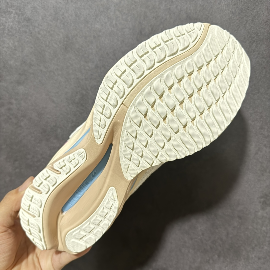 图片[9]-【公司级】Mizuno 美津浓 Wave Rider β 舒适百搭潮流 网布合成革 低帮跑步鞋 美津浓（Mizuno）是日本美津浓株式会社于1906年创立的运动品牌，经过一个多世纪的不断努力现已成为世界著名的运动器具、服装和鞋类生产商。美津浓力求服务于各类运动项目，并竭力使运动生活更加愉快和振奋。产品种类齐全，覆盖几乎全部主要运动项目，达到30万多个品类。 货号：D1GA330802 尺码：36-45带半码-选品中心