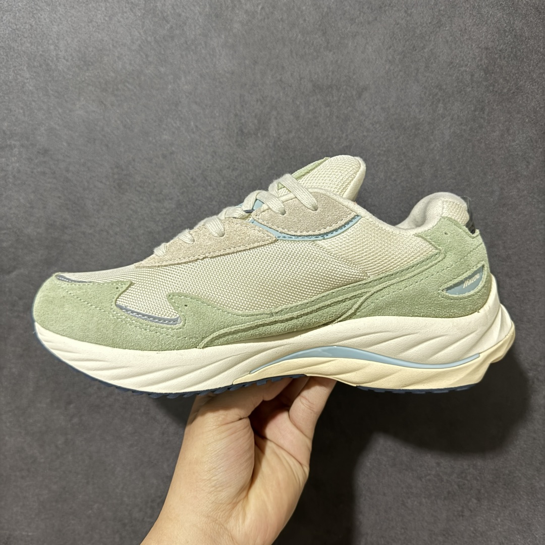 图片[2]-【公司级】Mizuno 美津浓 Wave Rider β 舒适百搭潮流 网布合成革 低帮跑步鞋 美津浓（Mizuno）是日本美津浓株式会社于1906年创立的运动品牌，经过一个多世纪的不断努力现已成为世界著名的运动器具、服装和鞋类生产商。美津浓力求服务于各类运动项目，并竭力使运动生活更加愉快和振奋。产品种类齐全，覆盖几乎全部主要运动项目，达到30万多个品类。 货号：D1GA242401 尺码：36-45带半码-选品中心
