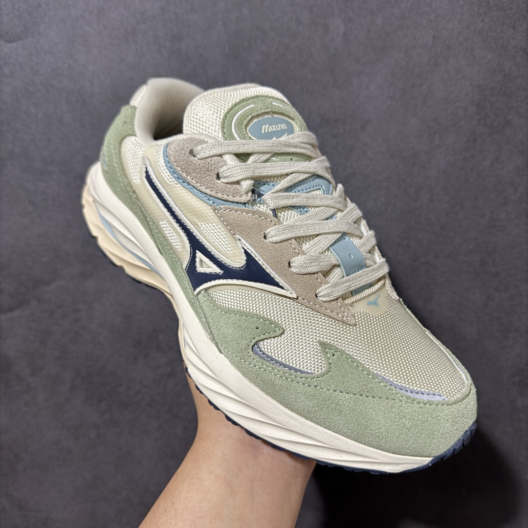 图片[3]-【公司级】Mizuno 美津浓 Wave Rider β 舒适百搭潮流 网布合成革 低帮跑步鞋 美津浓（Mizuno）是日本美津浓株式会社于1906年创立的运动品牌，经过一个多世纪的不断努力现已成为世界著名的运动器具、服装和鞋类生产商。美津浓力求服务于各类运动项目，并竭力使运动生活更加愉快和振奋。产品种类齐全，覆盖几乎全部主要运动项目，达到30万多个品类。 货号：D1GA242401 尺码：36-45带半码-选品中心