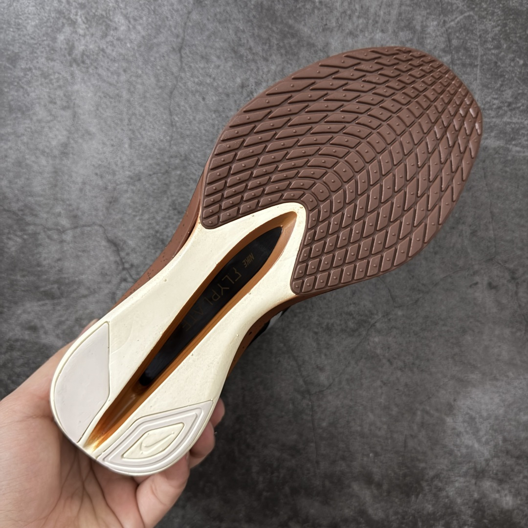 图片[9]-【XE纯原版】Nike ZoomX Vaporfly NEXT%4 减震马拉松跑步鞋 IH4453-220 全掌真碳板 原楦原纸版数据开发  目前市场最强品质 原版购入开发 原版定制网纱鞋面 分体式组合大底 中间层夹心全掌抗扭碳板 下层一次ReactX泡棉 区别市场一体底 超高质检清洁度 一切材质配件均与原版一致 原楦原纸板开发 匹配原版98%以上 完美弧度版型 原厂鞋标 立体反光鞋盒标 高端玩家必推版本 高价零售必推版本 欢迎对比市面任意版本‼️ 这双鞋简直是时尚与科技的完美融合，质感爆棚，搭配超亮眼的银色大勾子，瞬间成为街头焦点。不仅颜值在线，缓震性能更是一绝 不管是日常出街还是慢跑锻炼，都能给双脚极致舒适体验。  码数超全，36- 46 码任你选！别犹豫啦，穿上它，轻松走出潮流范，开启你的时尚运动新旅程 码段：36-46-选品中心