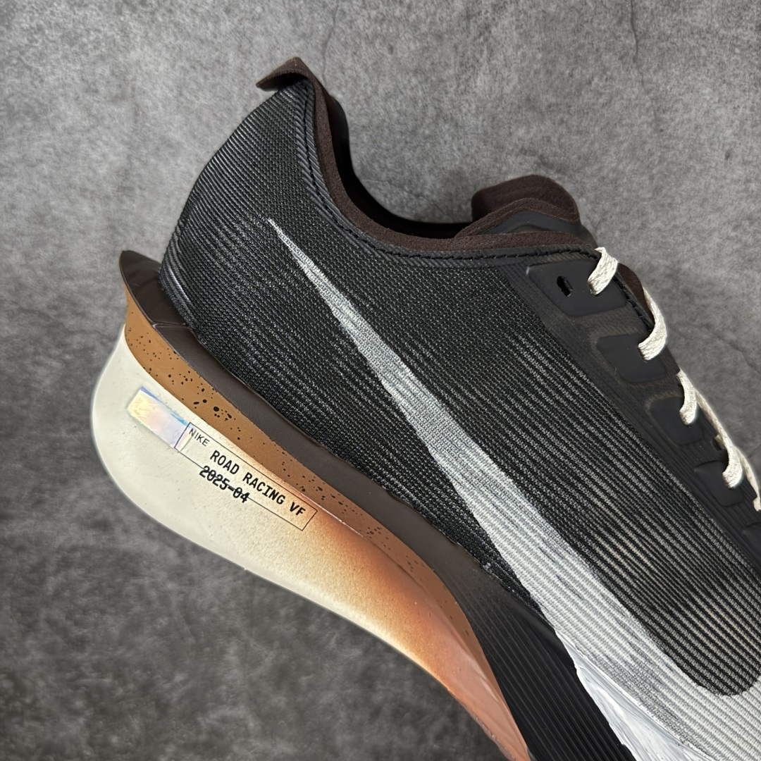 图片[7]-【XE纯原版】Nike ZoomX Vaporfly NEXT%4 减震马拉松跑步鞋 IH4453-220 全掌真碳板 原楦原纸版数据开发  目前市场最强品质 原版购入开发 原版定制网纱鞋面 分体式组合大底 中间层夹心全掌抗扭碳板 下层一次ReactX泡棉 区别市场一体底 超高质检清洁度 一切材质配件均与原版一致 原楦原纸板开发 匹配原版98%以上 完美弧度版型 原厂鞋标 立体反光鞋盒标 高端玩家必推版本 高价零售必推版本 欢迎对比市面任意版本‼️ 这双鞋简直是时尚与科技的完美融合，质感爆棚，搭配超亮眼的银色大勾子，瞬间成为街头焦点。不仅颜值在线，缓震性能更是一绝 不管是日常出街还是慢跑锻炼，都能给双脚极致舒适体验。  码数超全，36- 46 码任你选！别犹豫啦，穿上它，轻松走出潮流范，开启你的时尚运动新旅程 码段：36-46-选品中心