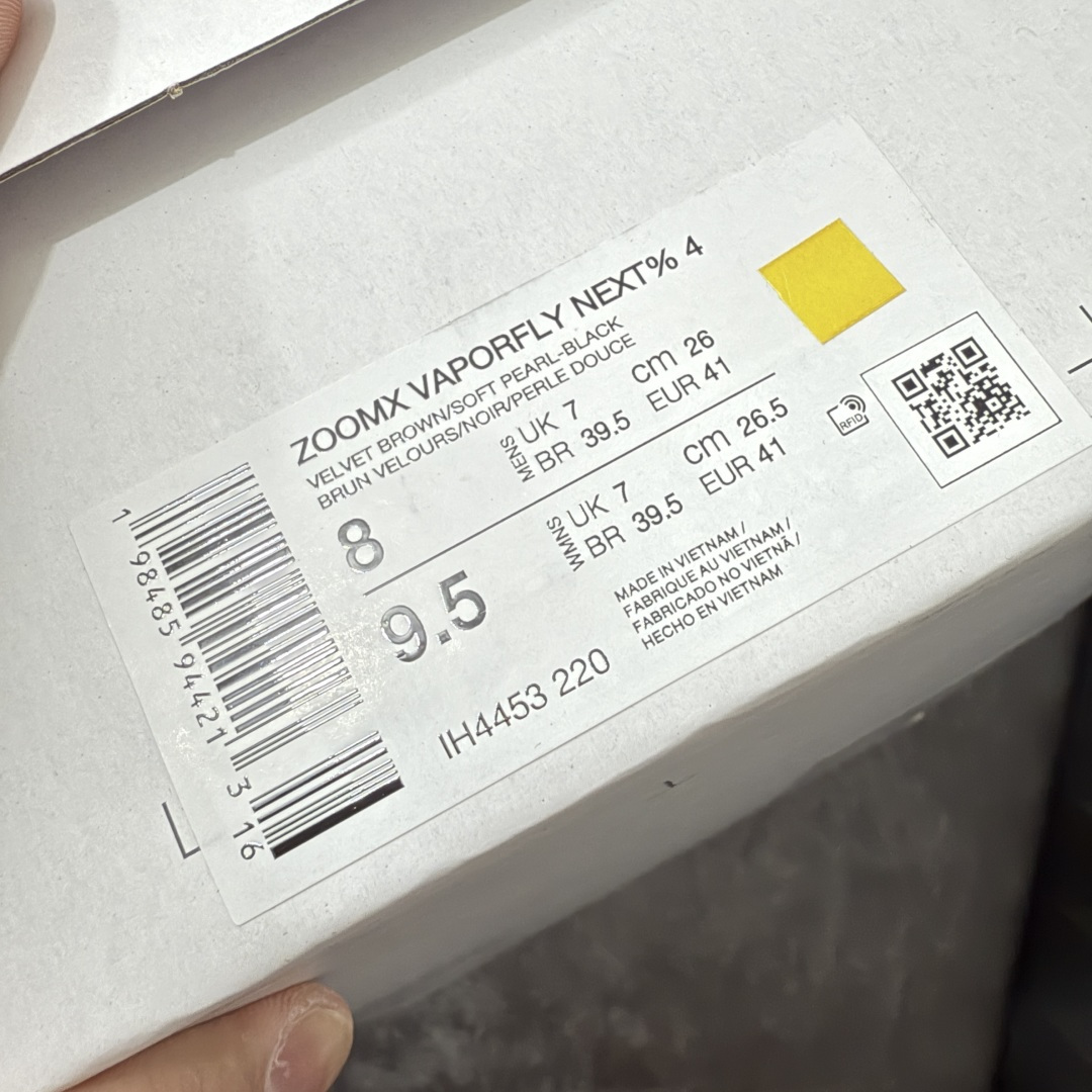 图片[11]-【XE纯原版】Nike ZoomX Vaporfly NEXT%4 减震马拉松跑步鞋 IH4453-220 全掌真碳板 原楦原纸版数据开发  目前市场最强品质 原版购入开发 原版定制网纱鞋面 分体式组合大底 中间层夹心全掌抗扭碳板 下层一次ReactX泡棉 区别市场一体底 超高质检清洁度 一切材质配件均与原版一致 原楦原纸板开发 匹配原版98%以上 完美弧度版型 原厂鞋标 立体反光鞋盒标 高端玩家必推版本 高价零售必推版本 欢迎对比市面任意版本‼️ 这双鞋简直是时尚与科技的完美融合，质感爆棚，搭配超亮眼的银色大勾子，瞬间成为街头焦点。不仅颜值在线，缓震性能更是一绝 不管是日常出街还是慢跑锻炼，都能给双脚极致舒适体验。  码数超全，36- 46 码任你选！别犹豫啦，穿上它，轻松走出潮流范，开启你的时尚运动新旅程 码段：36-46-选品中心