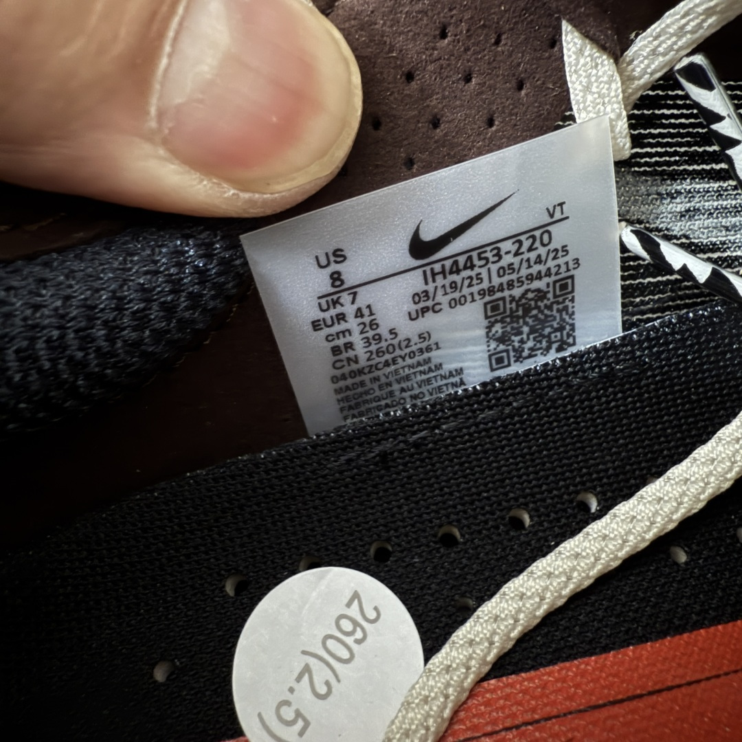 图片[7]-【XE纯原版】Nike ZoomX Vaporfly NEXT%4 减震马拉松跑步鞋 IH4453-220 全掌真碳板 原楦原纸版数据开发  目前市场最强品质 原版购入开发 原版定制网纱鞋面 分体式组合大底 中间层夹心全掌抗扭碳板 下层一次ReactX泡棉 区别市场一体底 超高质检清洁度 一切材质配件均与原版一致 原楦原纸板开发 匹配原版98%以上 完美弧度版型 原厂鞋标 立体反光鞋盒标 高端玩家必推版本 高价零售必推版本 欢迎对比市面任意版本‼️ 这双鞋简直是时尚与科技的完美融合，质感爆棚，搭配超亮眼的银色大勾子，瞬间成为街头焦点。不仅颜值在线，缓震性能更是一绝 不管是日常出街还是慢跑锻炼，都能给双脚极致舒适体验。  码数超全，36- 46 码任你选！别犹豫啦，穿上它，轻松走出潮流范，开启你的时尚运动新旅程 码段：36-46-选品中心