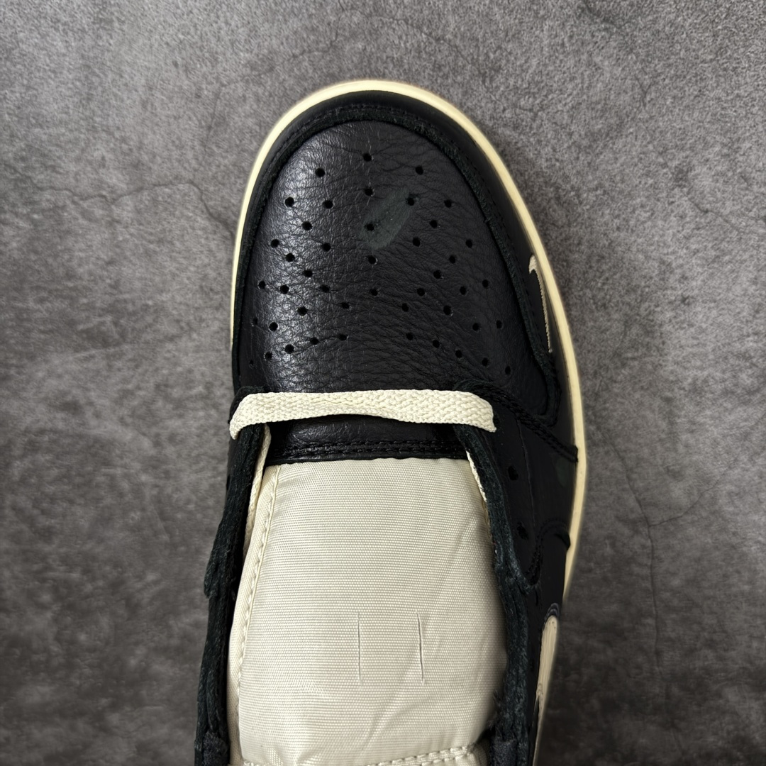 图片[5]-【纯原F版】Nigel Sylvester x Air Jordan 1 Low OG Nitro \”Better With Time\” 低帮 黑白红 AJ1低邦 白黑红 尿渍2.0 男女同款 乔丹篮球鞋系列 国内一线头部知名大厂出品 高端外贸零售专供品质 原鞋原楦头纸板开发 原厂防尘纸 极致一眼正品既视感 以\”Better With Time\”（随时间而愈佳）为核心概念，通过刻意做旧工艺模拟BMX 运动自然磨损，黑色粒面皮革搭配人工刮痕、擦色，模仿长期骑行后的斑驳感，最特别的是刻意但不夸张的做旧处理；米白色的Swoosh Logo标志为整体增添了几分复古美感，而鞋垫与鞋舌上的\”Bike Air\”标志以及鞋身内衬的\”JJordan Biking Co. EST. 2017\”字样，则彰显了其联名身份；后跟Wings Logo则以米黄色压印呈现，鞋头外侧添加金属金色Mini Swoosh Logos，兼具辨识度与反光实用性；最后以氧化泛黄中底搭配红色橡胶外底完善整体设计收尾。 货号：IB8958-001 尺码：36-47.5带半码-选品中心