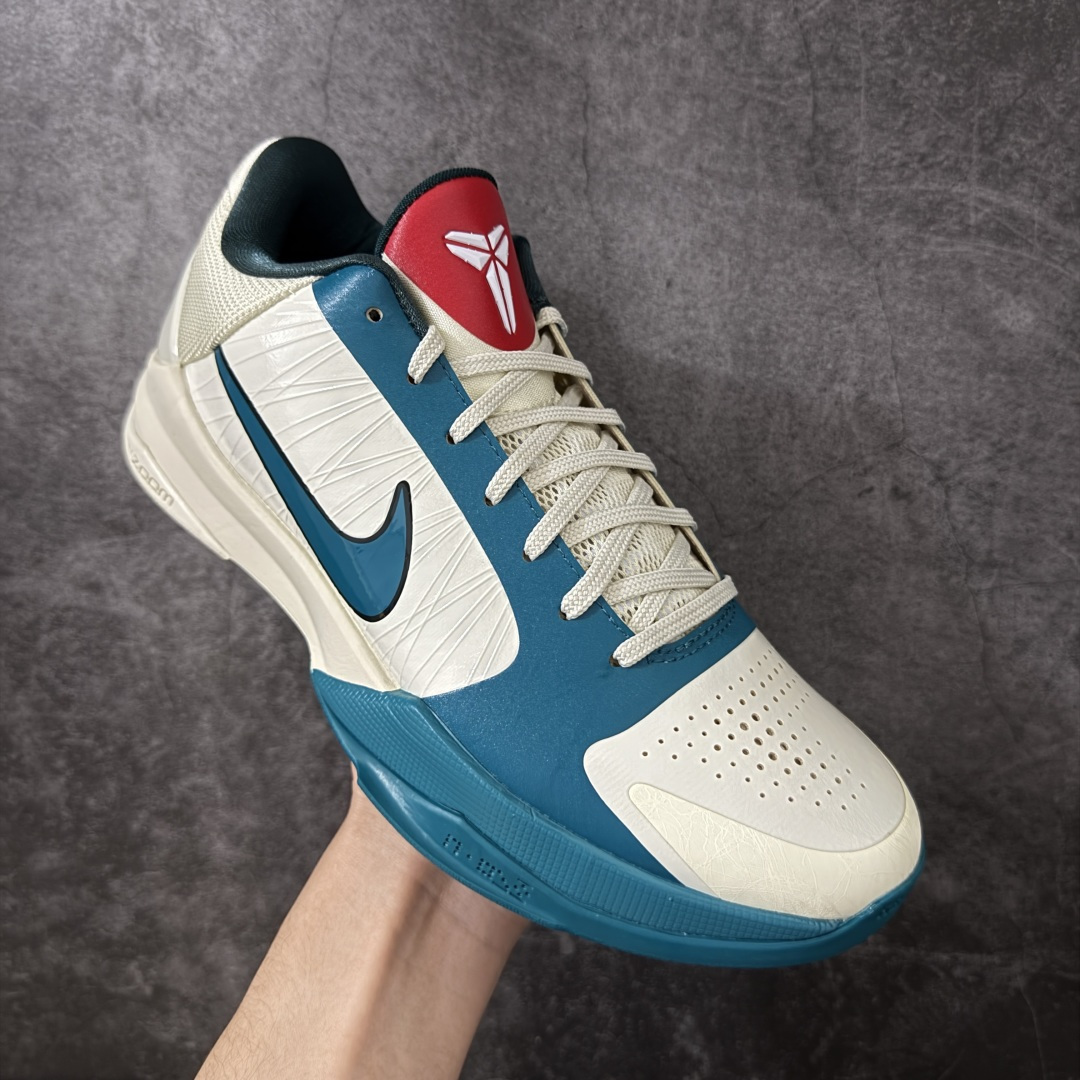图片[3]-【S2纯原】Caitlin Clark x NK Zoom Kobe ZK5 科比5代 克拉克联名 米白蓝 IZ1852-100 Zoom Turbo气垫➕后掌EVA缓震 实战配置直接拉满 原楦纸板开发 鞋身流线型、后跟塑形 区分土肥圆 原档数据3D打印 鞋面细节匹配原版 全身鞋材卡料色独家定制 唯一正确喷漆SWOOSH NK专利Flyknit飞线科技，给予鞋身足够抗扭矩力 真实底模最大48.5 实战利器 专供海外市场 尺码：40 40.5 41 42 42.5 43 44 44.5 45 46 47.5 48.5 （脚宽、脚胖 建议买大半码）-选品中心