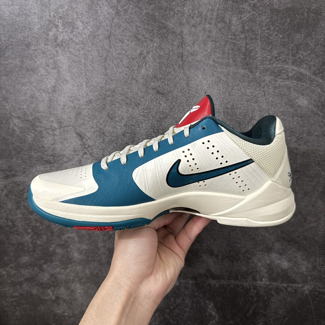 图片[2]-【S2纯原】Caitlin Clark x NK Zoom Kobe ZK5 科比5代 克拉克联名 米白蓝 IZ1852-100 Zoom Turbo气垫➕后掌EVA缓震 实战配置直接拉满 原楦纸板开发 鞋身流线型、后跟塑形 区分土肥圆 原档数据3D打印 鞋面细节匹配原版 全身鞋材卡料色独家定制 唯一正确喷漆SWOOSH NK专利Flyknit飞线科技，给予鞋身足够抗扭矩力 真实底模最大48.5 实战利器 专供海外市场 尺码：40 40.5 41 42 42.5 43 44 44.5 45 46 47.5 48.5 （脚宽、脚胖 建议买大半码）-选品中心