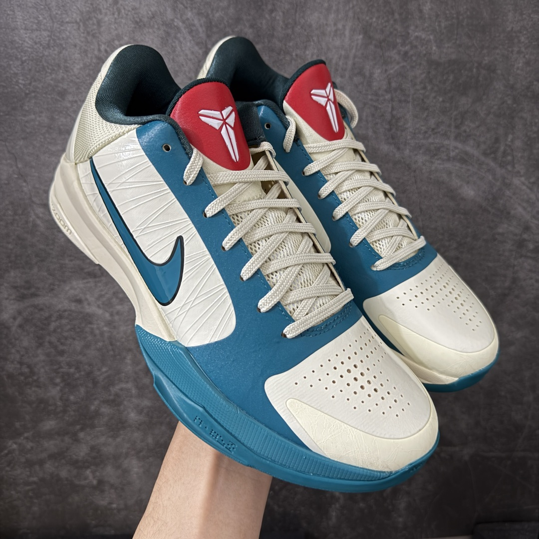 【S2纯原】Caitlin Clark x NK Zoom Kobe ZK5 科比5代 克拉克联名 米白蓝 IZ1852-100 Zoom Turbo气垫➕后掌EVA缓震 实战配置直接拉满 原楦纸板开发 鞋身流线型、后跟塑形 区分土肥圆 原档数据3D打印 鞋面细节匹配原版 全身鞋材卡料色独家定制 唯一正确喷漆SWOOSH NK专利Flyknit飞线科技，给予鞋身足够抗扭矩力 真实底模最大48.5 实战利器 专供海外市场 尺码：40 40.5 41 42 42.5 43 44 44.5 45 46 47.5 48.5 （脚宽、脚胖 建议买大半码）-选品中心