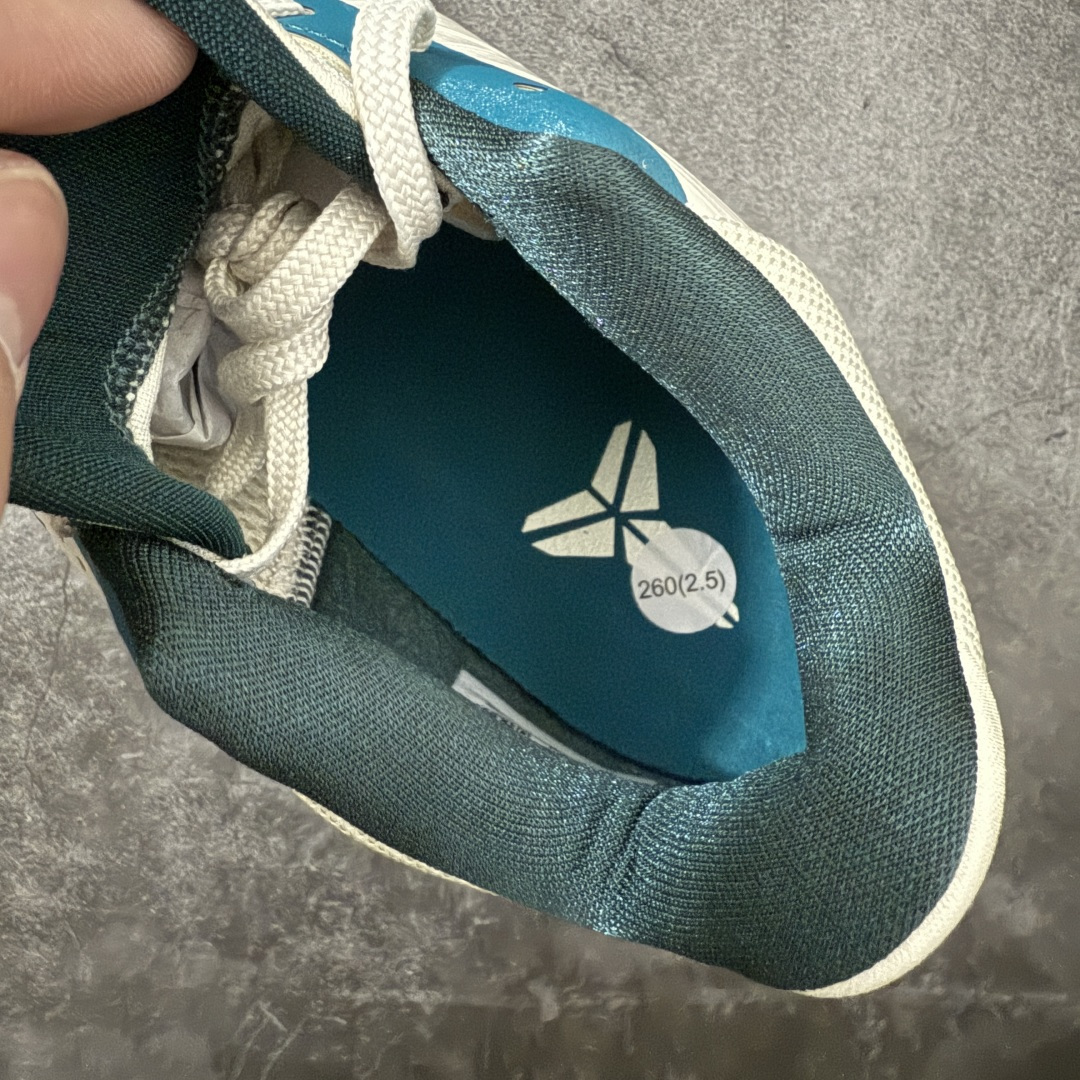 图片[9]-【S2纯原】Caitlin Clark x NK Zoom Kobe ZK5 科比5代 克拉克联名 米白蓝 IZ1852-100 Zoom Turbo气垫➕后掌EVA缓震 实战配置直接拉满 原楦纸板开发 鞋身流线型、后跟塑形 区分土肥圆 原档数据3D打印 鞋面细节匹配原版 全身鞋材卡料色独家定制 唯一正确喷漆SWOOSH NK专利Flyknit飞线科技，给予鞋身足够抗扭矩力 真实底模最大48.5 实战利器 专供海外市场 尺码：40 40.5 41 42 42.5 43 44 44.5 45 46 47.5 48.5 （脚宽、脚胖 建议买大半码）-选品中心
