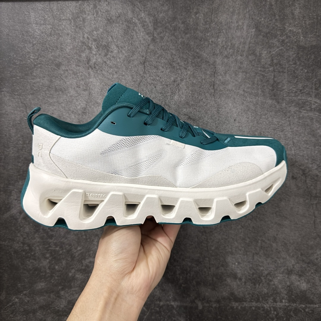 【OG纯原】KITH x ON 昂跑联名 Cloudswift K-Tech 1 系列 3MG10775560 低帮休闲跑步鞋 大厂出品 原版有1比1打造 配件齐全 外贸专供 尺码最大做到46码 市面最高还原度版本 打造最强品质 没有之一 全新开发的鞋面结构，用高透气网布拼了大面积的合成麂皮。这种材质碰撞脱离了普通跑鞋的塑料感，更有时装质感；搭载了On的CloudTec缓震科技和Helion超级泡棉，全新的Cloudswift鞋底结构，脚感和支撑性都拉满，外底还直接刻上了Kith的字母组合，彰显联名身份；翻开鞋底，是定制的Kith Monogram老花外底，既保留了On的专业感，又带点Kith标志性的精致灰调。 尺码：36 36.5 37.5 38 38.5 39 40 40.5 41 42 42.5 43 44 44.5 45 46-选品中心