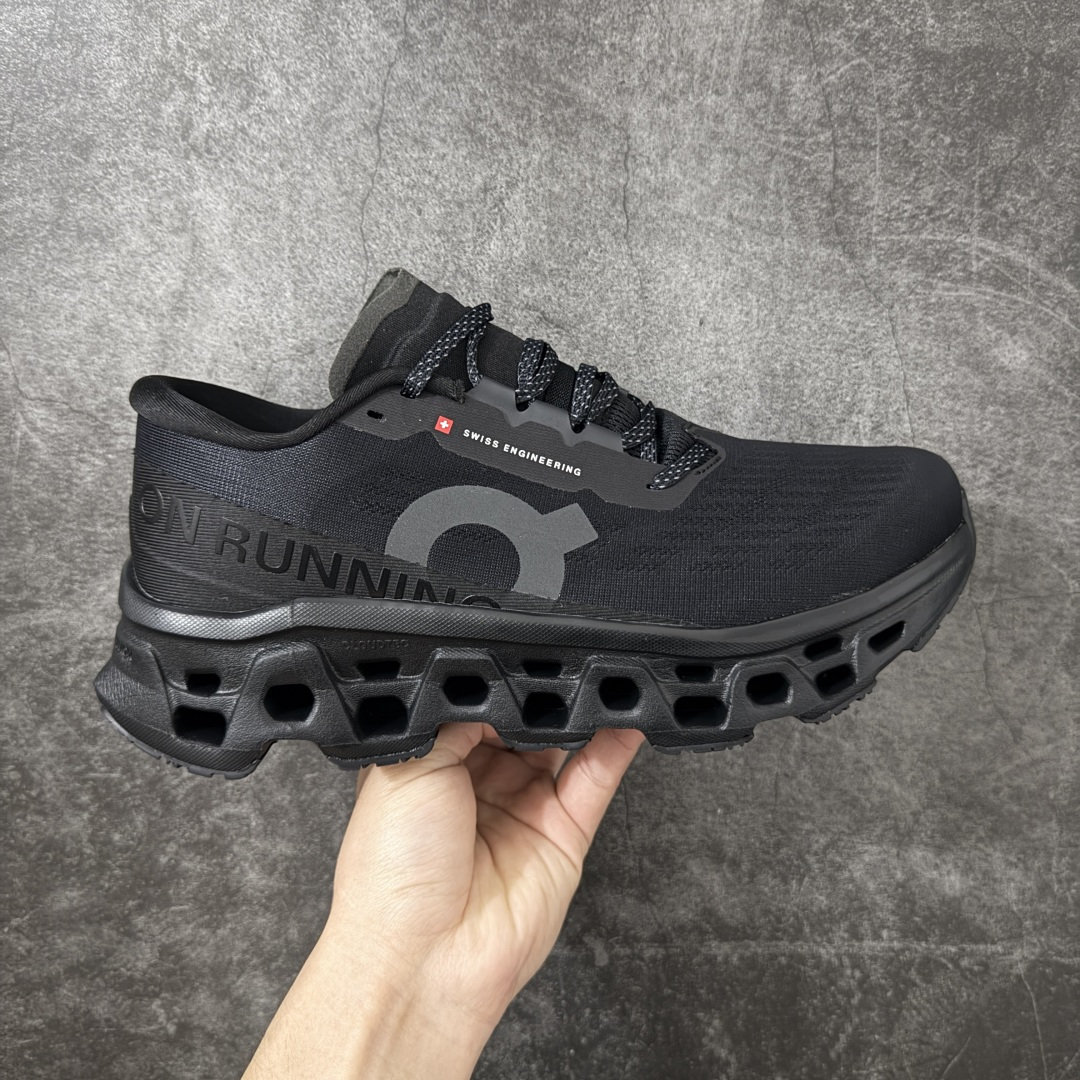 【PZ纯原】On昂跑 Cloudmonster 3.0 怪兽三代双层底 鞋款以网球为灵感的运动休闲鞋，大胆的复古外观与革新科技融合，助力运动生活的活力探索，让你尽享全天候舒适；多层叠加的环保人造皮革打造富有质感的鞋面，结合缝线、透气孔细节，体现恰到好处的复古美学。多款配色打破网球场的固有规则，带来焕然一新的视觉享受。 尺码：36 37 38 39 40 41 42 43 44 45 46-选品中心