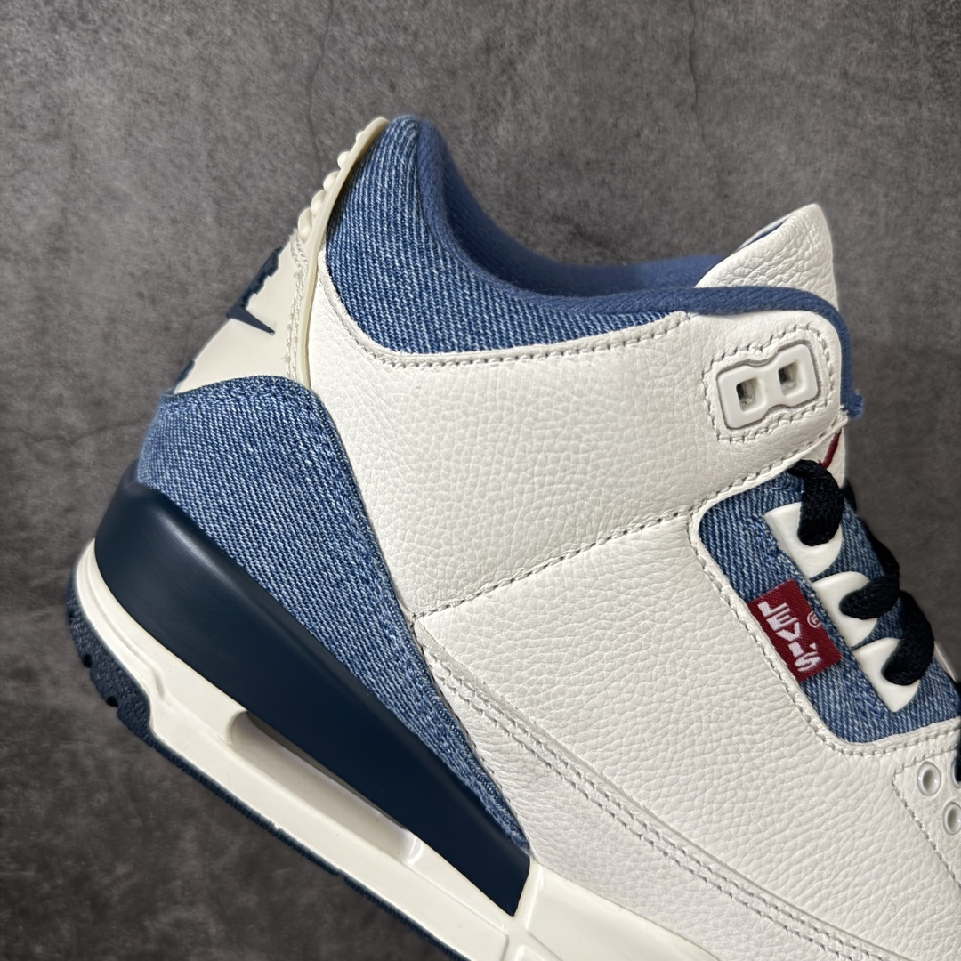 图片[7]-【XP纯原】Air Jordan aj3 Retro Levi\’s All-Star 联名系列篮球鞋，李维斯牛仔白蓝 IR0912-400，丹宁牛仔布 + 荔枝纹皮革拼接 Levi\’s x Air Jordan 3 \”All-star\” 李维斯 全明星限定 白蓝 AJ3 乔丹3代 aj3 乔3 丹宁白蓝 男女同款 乔丹篮球鞋系列 鞋系列鞋款在延续Air Jordtan 3经典轮廓的基础上，巧妙融入Levi\’s标志性的丹宁工艺与细节，营造出兼具复古质感与街头风格的独特气质；鞋款摒弃了标志性的大象纹设计，鞋头、鞋跟与鞋带孔处，将质感细腻的白色光面皮革与柔软的蓝色丹宁布拼接相融，冷暖撞色既营造出简约利落的视觉美感，又悄然致敬了李维斯经典的工装基因。鞋舌处Jtumpman Logo采用红色点缀，添上一抹亮眼的点睛之笔，鞋跟处的蓝色Nike Air标识，则让鞋款与乔丹品牌的经典历史一脉相承；鞋侧饰有红色Levi\’s标签，彰显联名身份。最后以白蓝双色中底搭配蓝红橡胶外底及Nike字样完善整体设计收尾。 尺码：40 40.5 41 42 42.5 43 44 44.5 45 45.5 46 47.5 48.5-选品中心