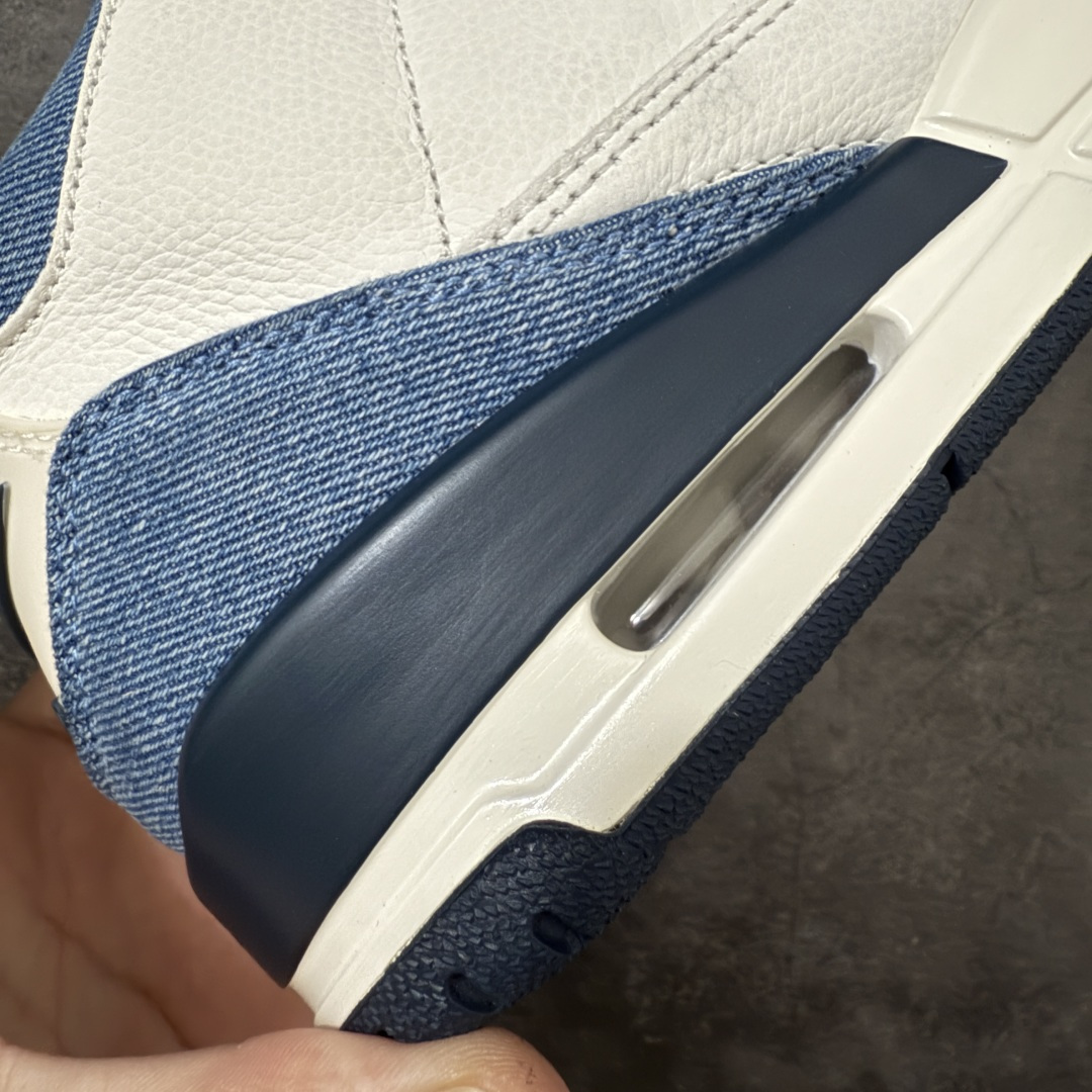 图片[3]-【XP纯原】Air Jordan aj3 Retro Levi\’s All-Star 联名系列篮球鞋，李维斯牛仔白蓝 IR0912-400，丹宁牛仔布 + 荔枝纹皮革拼接 Levi\’s x Air Jordan 3 \”All-star\” 李维斯 全明星限定 白蓝 AJ3 乔丹3代 aj3 乔3 丹宁白蓝 男女同款 乔丹篮球鞋系列 鞋系列鞋款在延续Air Jordtan 3经典轮廓的基础上，巧妙融入Levi\’s标志性的丹宁工艺与细节，营造出兼具复古质感与街头风格的独特气质；鞋款摒弃了标志性的大象纹设计，鞋头、鞋跟与鞋带孔处，将质感细腻的白色光面皮革与柔软的蓝色丹宁布拼接相融，冷暖撞色既营造出简约利落的视觉美感，又悄然致敬了李维斯经典的工装基因。鞋舌处Jtumpman Logo采用红色点缀，添上一抹亮眼的点睛之笔，鞋跟处的蓝色Nike Air标识，则让鞋款与乔丹品牌的经典历史一脉相承；鞋侧饰有红色Levi\’s标签，彰显联名身份。最后以白蓝双色中底搭配蓝红橡胶外底及Nike字样完善整体设计收尾。 尺码：40 40.5 41 42 42.5 43 44 44.5 45 45.5 46 47.5 48.5-选品中心