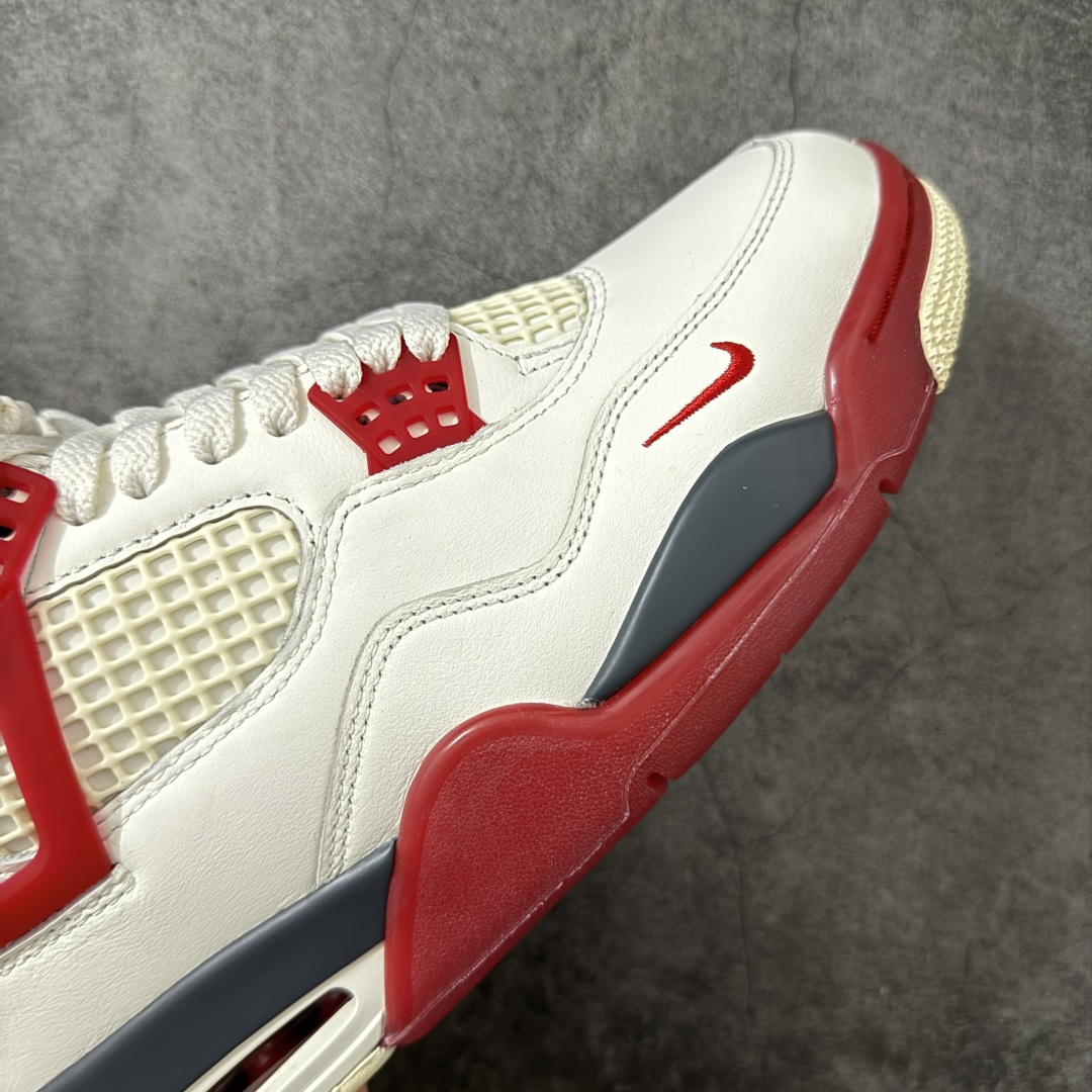 图片[6]-【莞顶LS版】Nigel Sylvester x Jordan Air Jordan AJ4 联名白砖红 IQ8055-100 圈内高端零售标杆 独家外贸特供 耗时半年巨作 全套原纸板楦头开发 原厂特供皮料加持 确保原汁原味 完美呈现四代版型 一比一鞋头弧度高度鞋身弧度 数据细节工艺流程均保持原鞋一致 原厂TPU网格鞋带扣 正确内里网布 菱角分明不变形无多余毛边 柔软性质感一致于原鞋 市场唯一原厂鞋扣模具 背面可见隐藏注塑口 原厂织唛标 原厂飞人电绣工艺 尾指中部跳三针 独家绑鞋带手法 印刷中底布 四线拉帮 米色美纹纸贴合固定 进口港宝加持 后跟自然饱满 全鞋荧光划线卡点 追求极致完美 每一双都是工艺品 多重QC质检 超越公司货的品控标准 实实在在的免检产品 尺码：40.5 41 42 42.5 43 44 44.5 45 45.5 46 47.5 48.5-选品中心