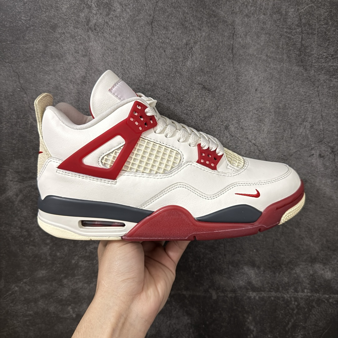 【莞顶LS版】Nigel Sylvester x Jordan Air Jordan AJ4 联名白砖红 IQ8055-100 圈内高端零售标杆 独家外贸特供 耗时半年巨作 全套原纸板楦头开发 原厂特供皮料加持 确保原汁原味 完美呈现四代版型 一比一鞋头弧度高度鞋身弧度 数据细节工艺流程均保持原鞋一致 原厂TPU网格鞋带扣 正确内里网布 菱角分明不变形无多余毛边 柔软性质感一致于原鞋 市场唯一原厂鞋扣模具 背面可见隐藏注塑口 原厂织唛标 原厂飞人电绣工艺 尾指中部跳三针 独家绑鞋带手法 印刷中底布 四线拉帮 米色美纹纸贴合固定 进口港宝加持 后跟自然饱满 全鞋荧光划线卡点 追求极致完美 每一双都是工艺品 多重QC质检 超越公司货的品控标准 实实在在的免检产品 尺码：40.5 41 42 42.5 43 44 44.5 45 45.5 46 47.5 48.5-选品中心