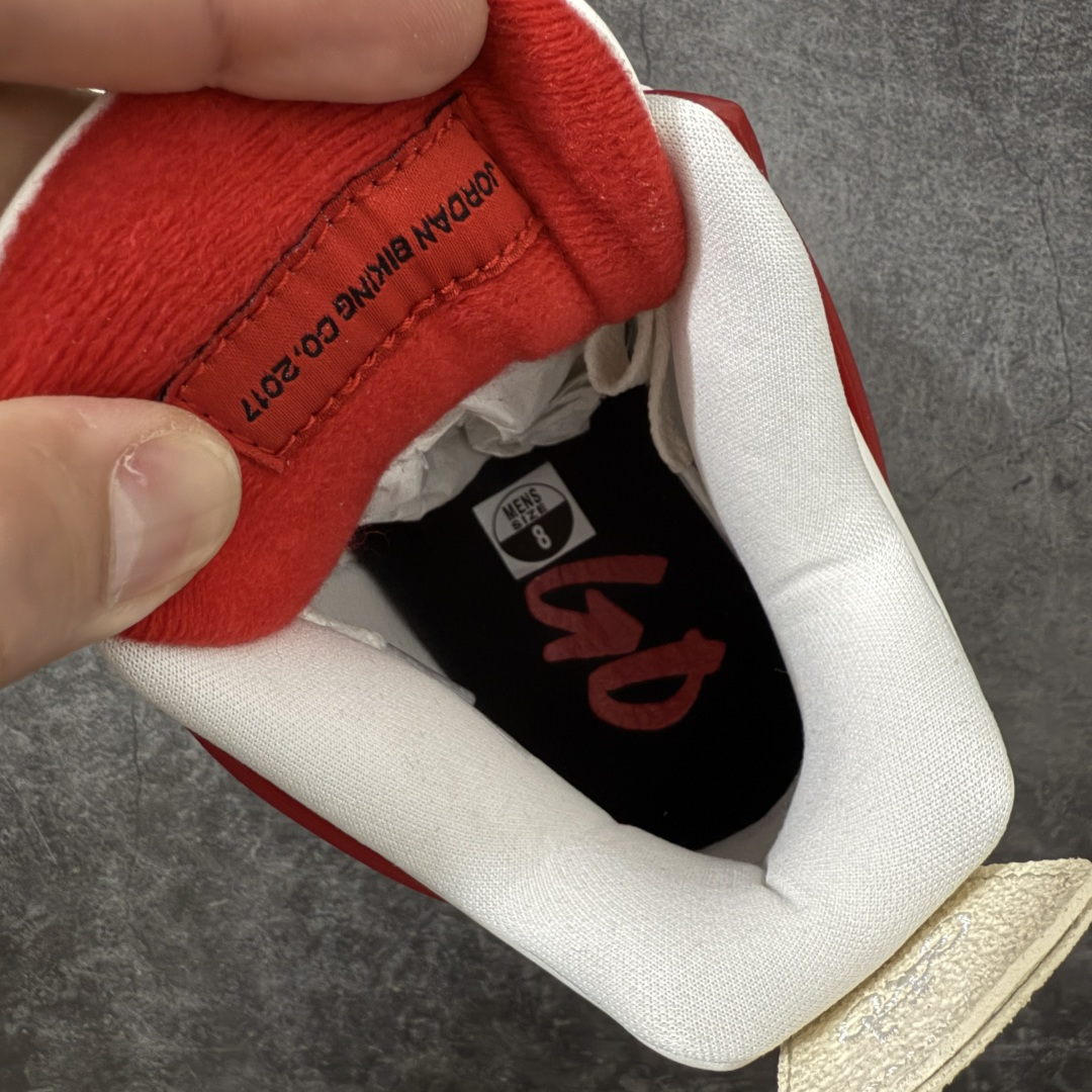 图片[8]-【莞顶LS版】Nigel Sylvester x Jordan Air Jordan AJ4 联名白砖红 IQ8055-100 圈内高端零售标杆 独家外贸特供 耗时半年巨作 全套原纸板楦头开发 原厂特供皮料加持 确保原汁原味 完美呈现四代版型 一比一鞋头弧度高度鞋身弧度 数据细节工艺流程均保持原鞋一致 原厂TPU网格鞋带扣 正确内里网布 菱角分明不变形无多余毛边 柔软性质感一致于原鞋 市场唯一原厂鞋扣模具 背面可见隐藏注塑口 原厂织唛标 原厂飞人电绣工艺 尾指中部跳三针 独家绑鞋带手法 印刷中底布 四线拉帮 米色美纹纸贴合固定 进口港宝加持 后跟自然饱满 全鞋荧光划线卡点 追求极致完美 每一双都是工艺品 多重QC质检 超越公司货的品控标准 实实在在的免检产品 尺码：40.5 41 42 42.5 43 44 44.5 45 45.5 46 47.5 48.5-选品中心