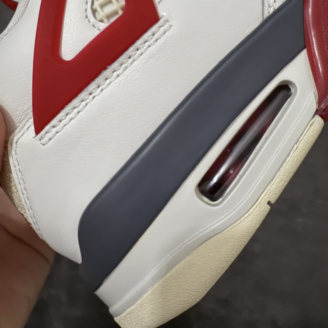 图片[3]-【莞顶LS版】Nigel Sylvester x Jordan Air Jordan AJ4 联名白砖红 IQ8055-100 圈内高端零售标杆 独家外贸特供 耗时半年巨作 全套原纸板楦头开发 原厂特供皮料加持 确保原汁原味 完美呈现四代版型 一比一鞋头弧度高度鞋身弧度 数据细节工艺流程均保持原鞋一致 原厂TPU网格鞋带扣 正确内里网布 菱角分明不变形无多余毛边 柔软性质感一致于原鞋 市场唯一原厂鞋扣模具 背面可见隐藏注塑口 原厂织唛标 原厂飞人电绣工艺 尾指中部跳三针 独家绑鞋带手法 印刷中底布 四线拉帮 米色美纹纸贴合固定 进口港宝加持 后跟自然饱满 全鞋荧光划线卡点 追求极致完美 每一双都是工艺品 多重QC质检 超越公司货的品控标准 实实在在的免检产品 尺码：40.5 41 42 42.5 43 44 44.5 45 45.5 46 47.5 48.5-选品中心