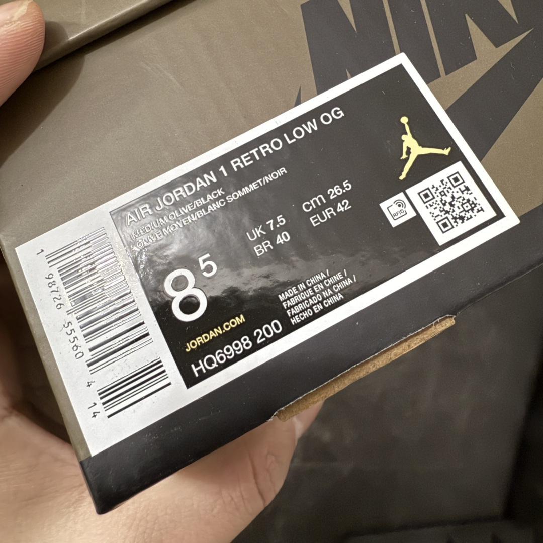 图片[11]-【莞产DG版】Nike AIR JORDAN I RETRO LOW OG AJ1乔1低帮休闲板鞋 同步官方配色 升级原楦原档案数据开发纸版楦型 采用原厂头层皮革鞋面材质 全新底模完美品相清洁度及喷漆效果 货号： HQ6998-200 尺码：40-47.5-选品中心