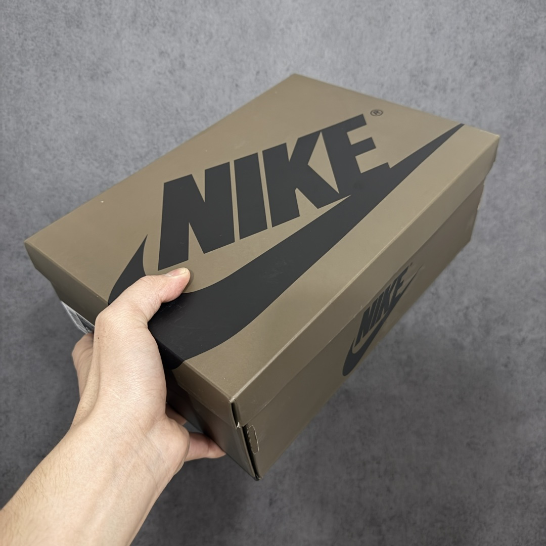 图片[12]-【莞产DG版】Nike AIR JORDAN I RETRO LOW OG AJ1乔1低帮休闲板鞋 同步官方配色 升级原楦原档案数据开发纸版楦型 采用原厂头层皮革鞋面材质 全新底模完美品相清洁度及喷漆效果 货号： HQ6998-200 尺码：40-47.5-选品中心