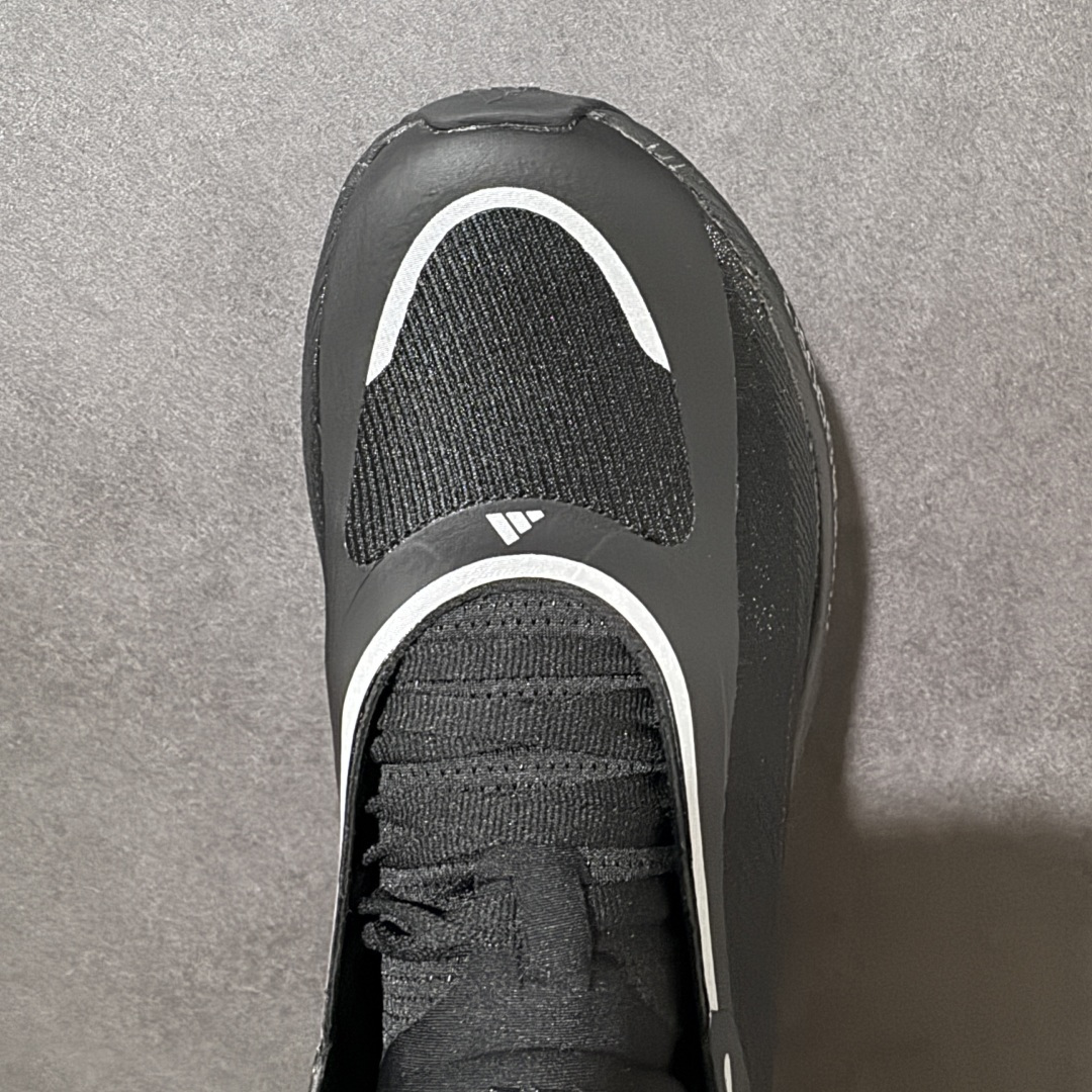 图片[5]-【公司级】Adidas Hyperboost EDGE 阿迪达斯 耐磨缓震 Boost 爆米花 休闲运动跑鞋 新缓震科技！替代 BOOST 的阿迪新鞋来了！齐达内上脚！这双鞋正是搭载这项新科技的 adidas HYPERBOOST Edge，中底上带有「HYPERBOOST PRO」字样，后跟则呈现了鞋款名称。这双鞋拥有相当厚实的 HYPERBOOST PRO 中底，结合全新的设计语言，让整体看起来颇具视觉冲击力。鞋面由织物和热熔 TPU 材质组合而成。鞋身简约的采用双色呈现，标志性的三道杠从外底一直延伸到中底侧面，设计师巧妙的运用色块和线条就展示了十足的动感效果。 货号： KI1922 尺码：36-45-选品中心