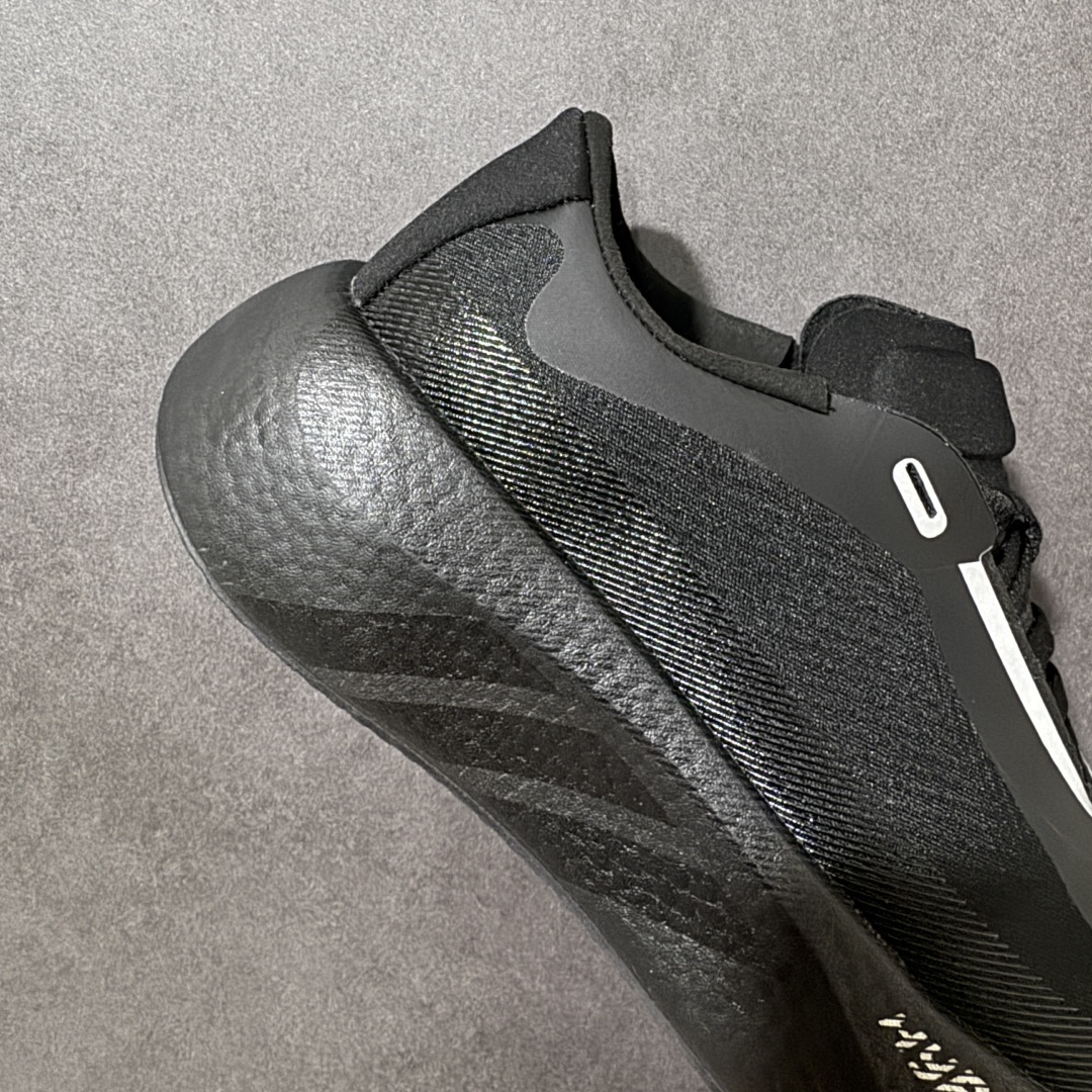 图片[7]-【公司级】Adidas Hyperboost EDGE 阿迪达斯 耐磨缓震 Boost 爆米花 休闲运动跑鞋 新缓震科技！替代 BOOST 的阿迪新鞋来了！齐达内上脚！这双鞋正是搭载这项新科技的 adidas HYPERBOOST Edge，中底上带有「HYPERBOOST PRO」字样，后跟则呈现了鞋款名称。这双鞋拥有相当厚实的 HYPERBOOST PRO 中底，结合全新的设计语言，让整体看起来颇具视觉冲击力。鞋面由织物和热熔 TPU 材质组合而成。鞋身简约的采用双色呈现，标志性的三道杠从外底一直延伸到中底侧面，设计师巧妙的运用色块和线条就展示了十足的动感效果。 货号： KI1922 尺码：36-45-选品中心
