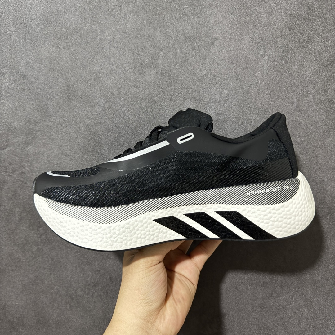 图片[2]-【公司级】Adidas Hyperboost EDGE 阿迪达斯 耐磨缓震 Boost 爆米花 休闲运动跑鞋 新缓震科技！替代 BOOST 的阿迪新鞋来了！齐达内上脚！这双鞋正是搭载这项新科技的 adidas HYPERBOOST Edge，中底上带有「HYPERBOOST PRO」字样，后跟则呈现了鞋款名称。这双鞋拥有相当厚实的 HYPERBOOST PRO 中底，结合全新的设计语言，让整体看起来颇具视觉冲击力。鞋面由织物和热熔 TPU 材质组合而成。鞋身简约的采用双色呈现，标志性的三道杠从外底一直延伸到中底侧面，设计师巧妙的运用色块和线条就展示了十足的动感效果。 货号： KI1923 尺码：36-45-选品中心