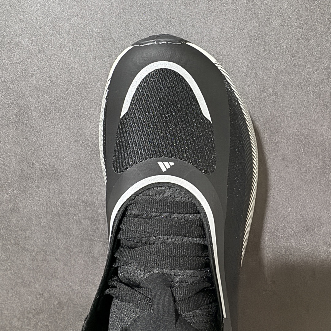 图片[5]-【公司级】Adidas Hyperboost EDGE 阿迪达斯 耐磨缓震 Boost 爆米花 休闲运动跑鞋 新缓震科技！替代 BOOST 的阿迪新鞋来了！齐达内上脚！这双鞋正是搭载这项新科技的 adidas HYPERBOOST Edge，中底上带有「HYPERBOOST PRO」字样，后跟则呈现了鞋款名称。这双鞋拥有相当厚实的 HYPERBOOST PRO 中底，结合全新的设计语言，让整体看起来颇具视觉冲击力。鞋面由织物和热熔 TPU 材质组合而成。鞋身简约的采用双色呈现，标志性的三道杠从外底一直延伸到中底侧面，设计师巧妙的运用色块和线条就展示了十足的动感效果。 货号： KI1923 尺码：36-45-选品中心