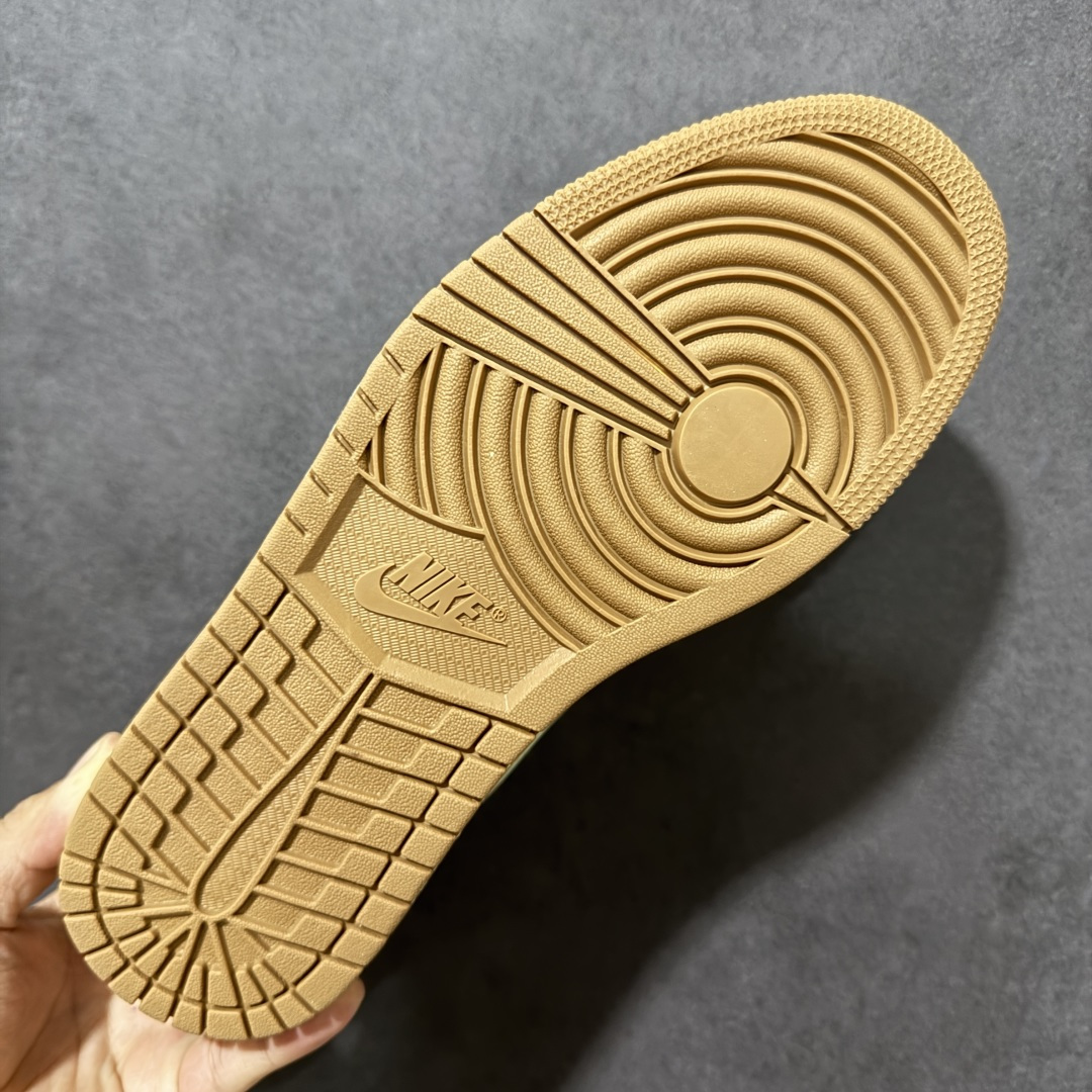 图片[9]-【K版纯原】Air Jordan AJ1 Low 低帮 II0569-100 全新流水线出品 市场第二梯队最强版 全部原鞋开发 原楦原纸板开发 全鞋电脑针车 原厂内置全掌气垫 原盒内在原标 唯一Zp原版鞋带绑法 免检产品 全新2022版型 全头层皮料 完美零毛边处理 原厂配置全掌气垫 价格定位良心 新配色陆续出货 尺码：36-46-选品中心