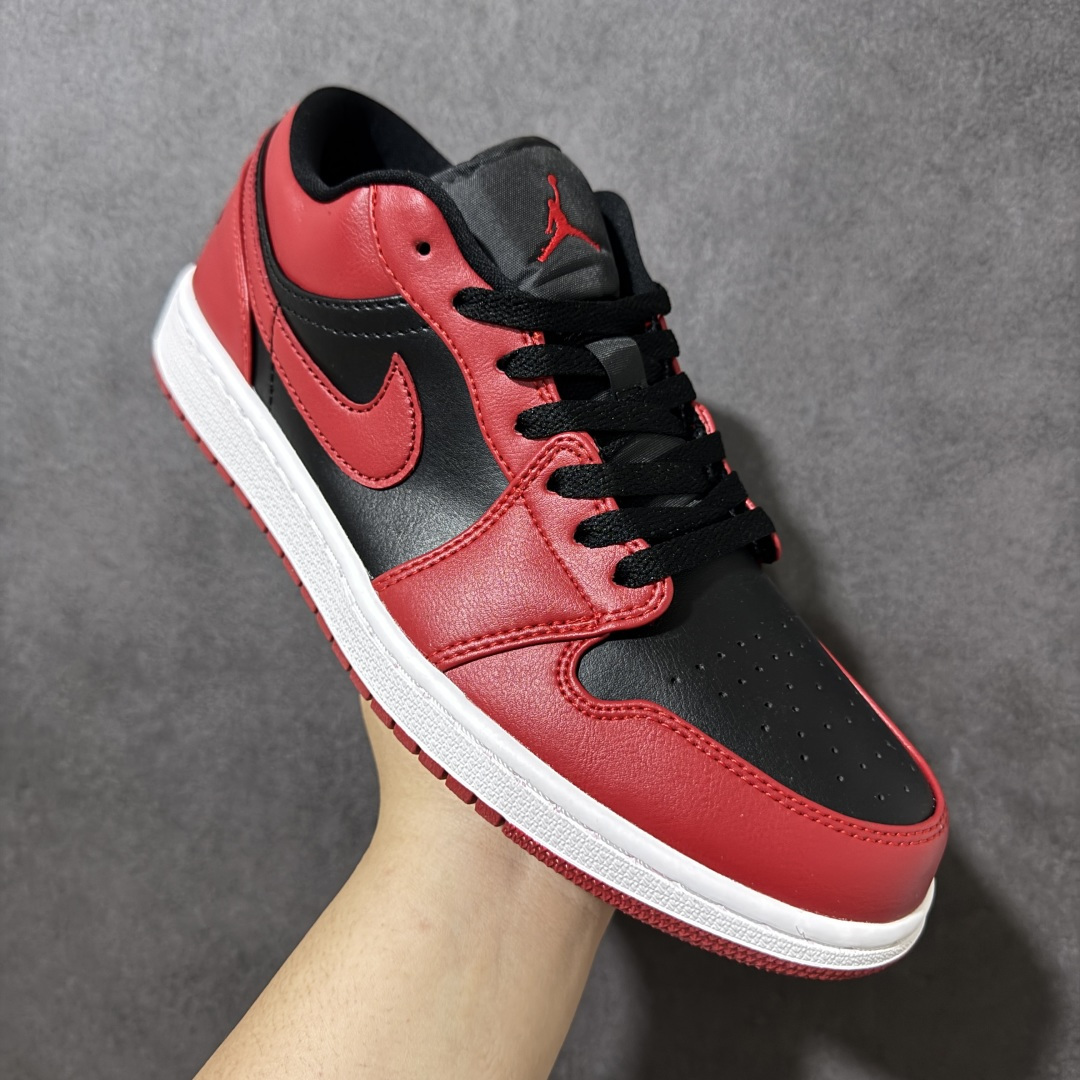 图片[3]-【H11纯原】Nike Air Jordan 1 Low SE AJ1 乔一 舒适贴合 防滑耐磨 低帮 复古篮球鞋 货号：553558-606 尺码：35.5 36 36.5 37.5 38 38.5 39 40 40.5 41 42 42.5 43 44 45 46 47.5 #H11顶级纯原 纯原外贸平台特供订单 #全套原纸板楦头开发 #原厂特供材料配套加持 #确保原汁原味 完美呈现版型 #原档数据独家私模大底 #男女鞋同步官方开发至48.5 #原装进口轻量化鞋垫 #进口港宝加持 后跟自然饱满 还原公司包裹性 #鞋面采用原装数据贴合技术 #全方位贴合包裹脚型 #鞋跟部鞋底牵引设计 #提供强大的抓地性能 #更适应不同实战场地路面-选品中心