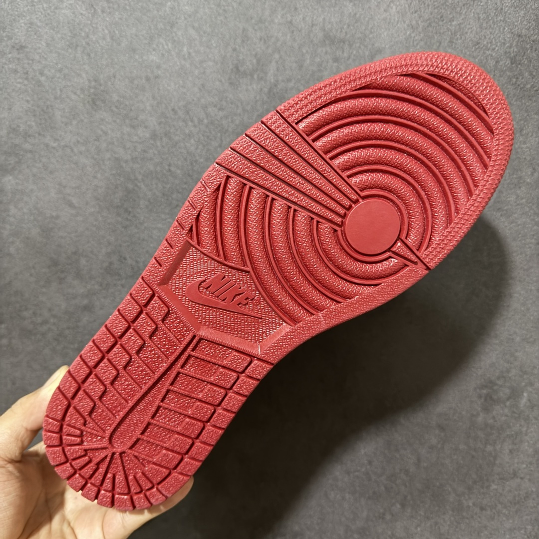 图片[9]-【H11纯原】Nike Air Jordan 1 Low SE AJ1 乔一 舒适贴合 防滑耐磨 低帮 复古篮球鞋 货号：553558-606 尺码：35.5 36 36.5 37.5 38 38.5 39 40 40.5 41 42 42.5 43 44 45 46 47.5 #H11顶级纯原 纯原外贸平台特供订单 #全套原纸板楦头开发 #原厂特供材料配套加持 #确保原汁原味 完美呈现版型 #原档数据独家私模大底 #男女鞋同步官方开发至48.5 #原装进口轻量化鞋垫 #进口港宝加持 后跟自然饱满 还原公司包裹性 #鞋面采用原装数据贴合技术 #全方位贴合包裹脚型 #鞋跟部鞋底牵引设计 #提供强大的抓地性能 #更适应不同实战场地路面-选品中心