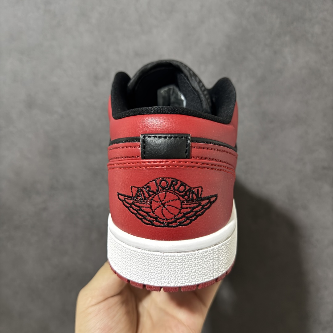 图片[4]-【H11纯原】Nike Air Jordan 1 Low SE AJ1 乔一 舒适贴合 防滑耐磨 低帮 复古篮球鞋 货号：553558-606 尺码：35.5 36 36.5 37.5 38 38.5 39 40 40.5 41 42 42.5 43 44 45 46 47.5 #H11顶级纯原 纯原外贸平台特供订单 #全套原纸板楦头开发 #原厂特供材料配套加持 #确保原汁原味 完美呈现版型 #原档数据独家私模大底 #男女鞋同步官方开发至48.5 #原装进口轻量化鞋垫 #进口港宝加持 后跟自然饱满 还原公司包裹性 #鞋面采用原装数据贴合技术 #全方位贴合包裹脚型 #鞋跟部鞋底牵引设计 #提供强大的抓地性能 #更适应不同实战场地路面-选品中心
