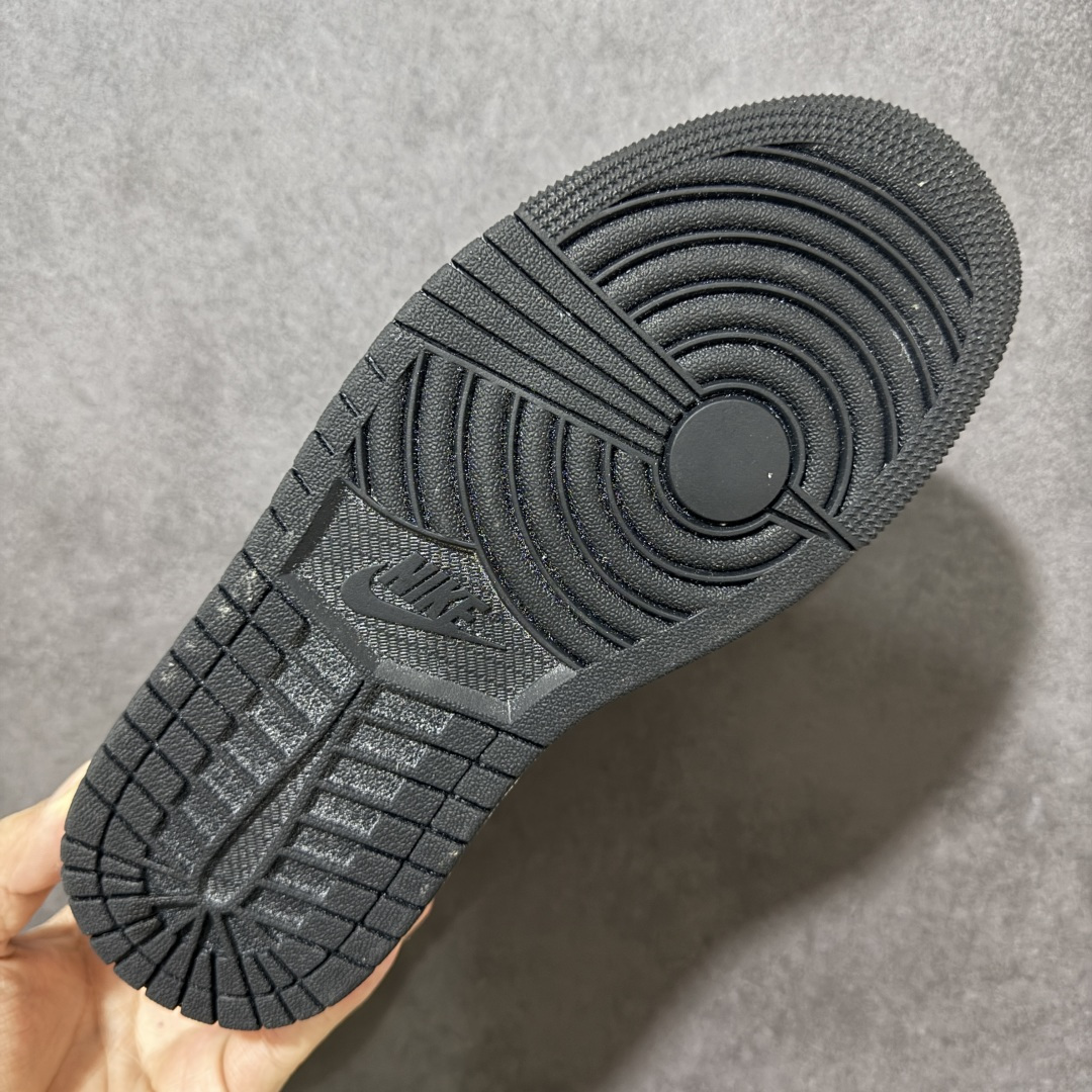 图片[9]-【H11纯原】Nike Air Jordan 1 Low SE AJ1 乔一 舒适贴合 防滑耐磨 低帮 复古篮球鞋 货号：553560-066 尺码：35.5 36 36.5 37.5 38 38.5 39 40 40.5 41 42 42.5 43 44 45 46 47.5 #H11顶级纯原 纯原外贸平台特供订单 #全套原纸板楦头开发 #原厂特供材料配套加持 #确保原汁原味 完美呈现版型 #原档数据独家私模大底 #男女鞋同步官方开发至48.5 #原装进口轻量化鞋垫 #进口港宝加持 后跟自然饱满 还原公司包裹性 #鞋面采用原装数据贴合技术 #全方位贴合包裹脚型 #鞋跟部鞋底牵引设计 #提供强大的抓地性能 #更适应不同实战场地路面-选品中心