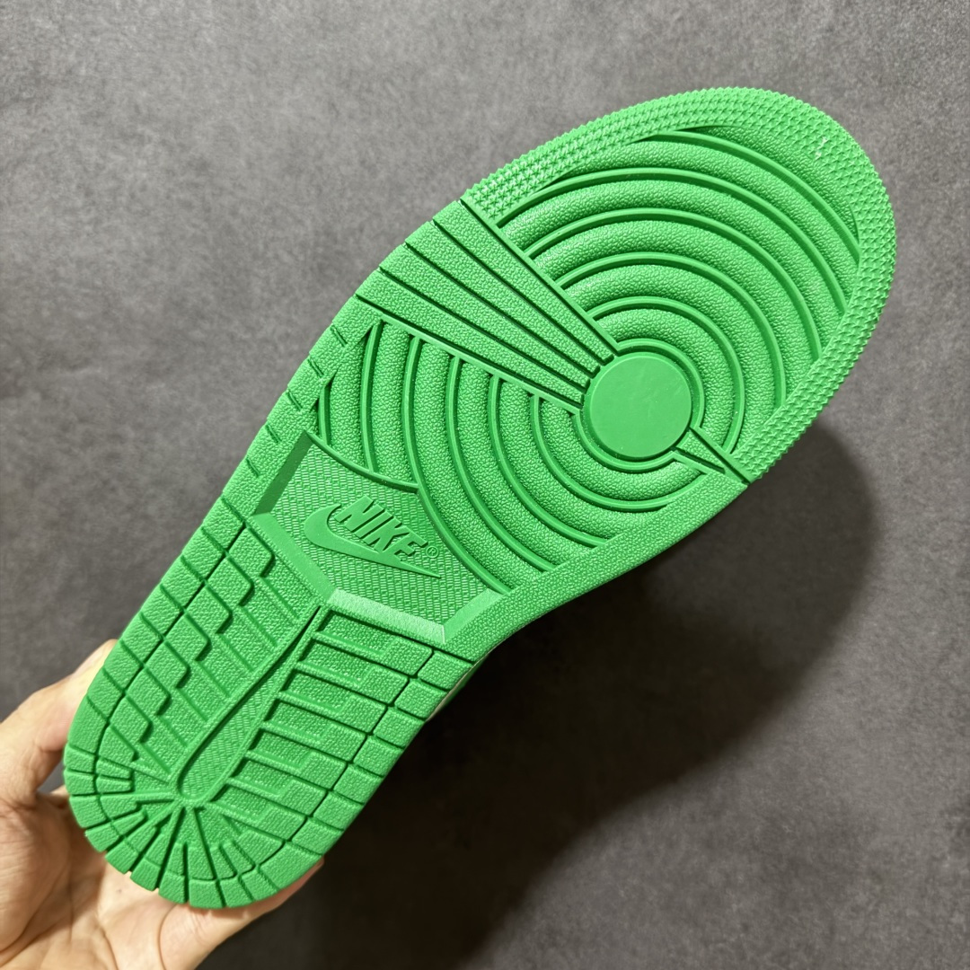 图片[9]-【H11纯原】Nike Air Jordan 1 Low SE AJ1 乔一 舒适贴合 防滑耐磨 低帮 复古篮球鞋 货号：553558-065 尺码：35.5 36 36.5 37.5 38 38.5 39 40 40.5 41 42 42.5 43 44 45 46 47.5 #H11顶级纯原 纯原外贸平台特供订单 #全套原纸板楦头开发 #原厂特供材料配套加持 #确保原汁原味 完美呈现版型 #原档数据独家私模大底 #男女鞋同步官方开发至48.5 #原装进口轻量化鞋垫 #进口港宝加持 后跟自然饱满 还原公司包裹性 #鞋面采用原装数据贴合技术 #全方位贴合包裹脚型 #鞋跟部鞋底牵引设计 #提供强大的抓地性能 #更适应不同实战场地路面-选品中心
