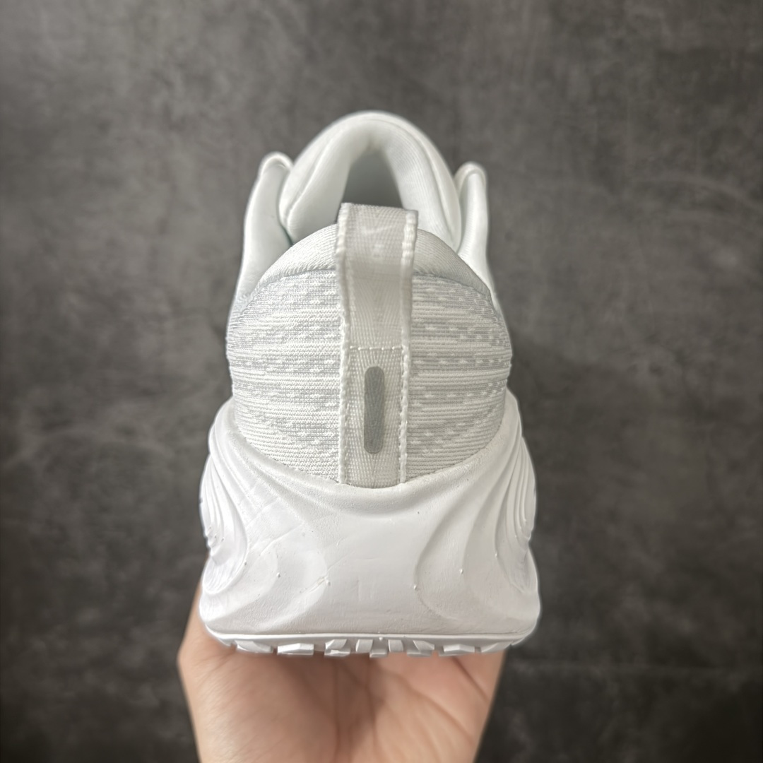 图片[4]-【XE纯原版】Nike Air Zoom Vomero Plus 全新科技运动跑鞋 HV8150-102    目前市场最强品质 原版购入开发 鞋面采用硅胶发泡立体印刷 临界ZOOM X泡棉超软弹大底 区别市场一体底 超高质检清洁度 一切材质配件均与原版一致 原楦原纸板开发 匹配原版98%以上 完美弧度版型 原厂鞋标 立体反光鞋盒标 鞋盒防撞海绵 高端玩家必推版本 高价零售必推版本 欢迎对比市面任意版本‼️ 这双鞋简直是时尚与科技的完美融合。 经典黑色鞋面，质感爆棚，搭配超亮眼的银色大勾子，瞬间成为街头焦点。不仅颜值在线，缓震性能更是一绝 不管是日常出街还是慢跑锻炼，都能给双脚极致舒适体验。  码数超全，36- 46 码任你选！别犹豫啦，穿上它，轻松走出潮流范，开启你的时尚运动新旅程！ 码段：36-46-选品中心