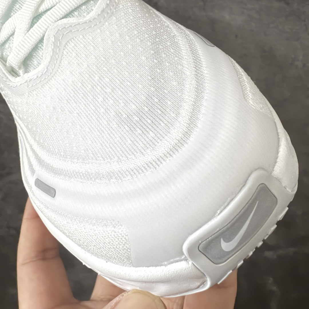 图片[5]-【XE纯原版】Nike Air Zoom Vomero Plus 全新科技运动跑鞋 HV8150-102    目前市场最强品质 原版购入开发 鞋面采用硅胶发泡立体印刷 临界ZOOM X泡棉超软弹大底 区别市场一体底 超高质检清洁度 一切材质配件均与原版一致 原楦原纸板开发 匹配原版98%以上 完美弧度版型 原厂鞋标 立体反光鞋盒标 鞋盒防撞海绵 高端玩家必推版本 高价零售必推版本 欢迎对比市面任意版本‼️ 这双鞋简直是时尚与科技的完美融合。 经典黑色鞋面，质感爆棚，搭配超亮眼的银色大勾子，瞬间成为街头焦点。不仅颜值在线，缓震性能更是一绝 不管是日常出街还是慢跑锻炼，都能给双脚极致舒适体验。  码数超全，36- 46 码任你选！别犹豫啦，穿上它，轻松走出潮流范，开启你的时尚运动新旅程！ 码段：36-46-选品中心