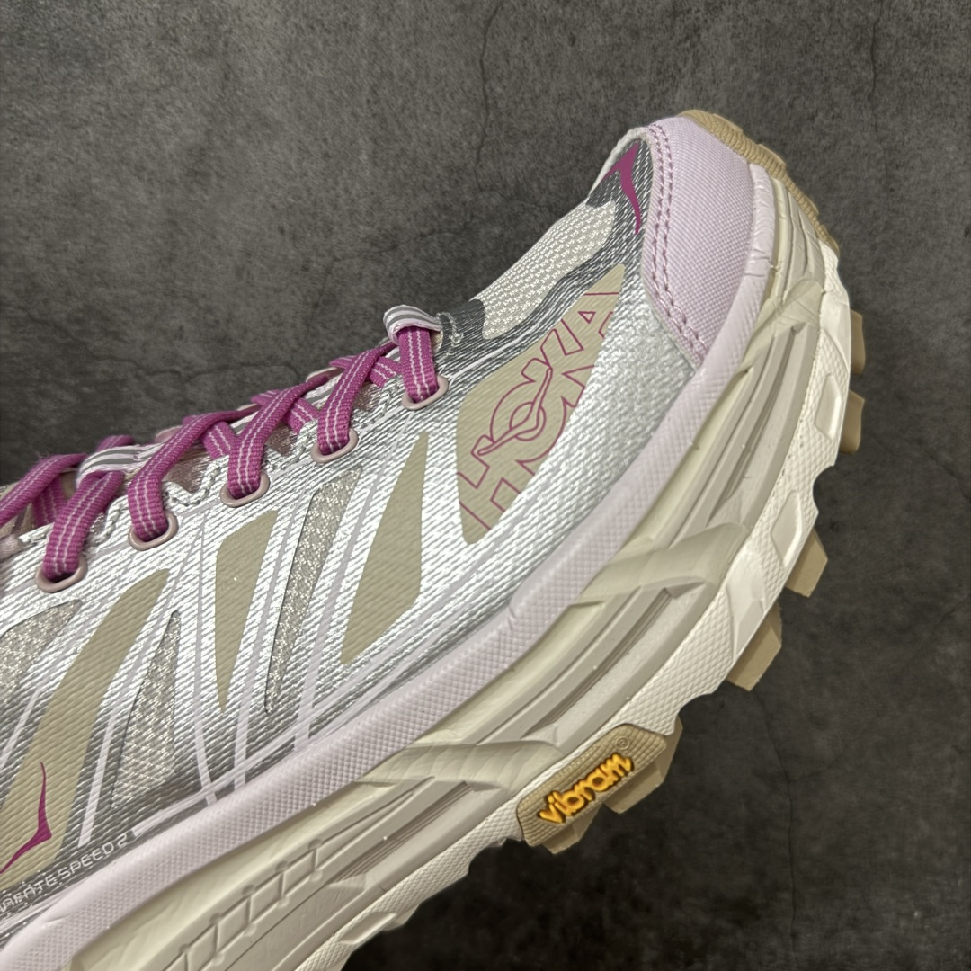 图片[6]-【纯原H版】HOKA ONE ONE Mafate Speed 2 Low 玛法特2代系列低帮轻量户外越野休闲运动慢跑鞋 正确组合底 市场顶级版本 上脚赞到报爆 轻盈舒适 鞋面采用超轻的无缝架构 轻薄的TPU贴在透气的鞋面材料上 减轻重量同时也保证了支撑性 鞋底采用滚动平衡技术 引导跑者回归自然步态 祖传的神奇EVA材质中底依旧是一如既往地表现优秀 能提供充足的缓震 作为HOKA家的越野跑鞋 VIBRAM 橡胶大底也是必不可少的 即便在复杂湿滑的地形 依旧能有良好的抓地力及稳定性 鞋带采用了弹性不易松脱的扁宽弹性鞋带 前掌与中掌部分也进行了加宽 也更加适合亚洲人的脚型 是一款十分全面且足够强悍的户外硬核越野鞋 日常搭配的话短裤是基本不挑 阔腿裤 工装裤以及各种长筒牛仔裤都可以 尺码：36 36.5 37.5 38 38.5 39 40-选品中心