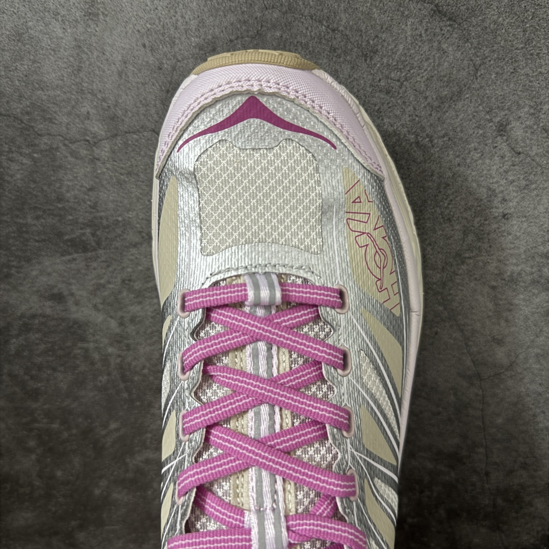 图片[5]-【纯原H版】HOKA ONE ONE Mafate Speed 2 Low 玛法特2代系列低帮轻量户外越野休闲运动慢跑鞋 正确组合底 市场顶级版本 上脚赞到报爆 轻盈舒适 鞋面采用超轻的无缝架构 轻薄的TPU贴在透气的鞋面材料上 减轻重量同时也保证了支撑性 鞋底采用滚动平衡技术 引导跑者回归自然步态 祖传的神奇EVA材质中底依旧是一如既往地表现优秀 能提供充足的缓震 作为HOKA家的越野跑鞋 VIBRAM 橡胶大底也是必不可少的 即便在复杂湿滑的地形 依旧能有良好的抓地力及稳定性 鞋带采用了弹性不易松脱的扁宽弹性鞋带 前掌与中掌部分也进行了加宽 也更加适合亚洲人的脚型 是一款十分全面且足够强悍的户外硬核越野鞋 日常搭配的话短裤是基本不挑 阔腿裤 工装裤以及各种长筒牛仔裤都可以 尺码：36 36.5 37.5 38 38.5 39 40-选品中心