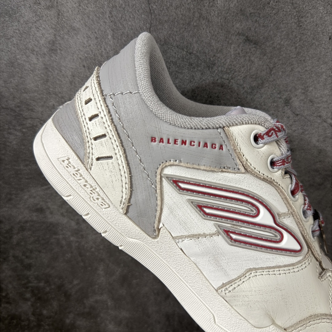 图片[7]-【XA纯原版】Balenciaga Hamptons Worn-Out 巴黎世家十八18代 涤纶（聚酯纤维）牛皮革 圆头系带 低帮 生活休闲鞋板鞋 全套原纸板楦头开发 最原汁原味的灵魂版型 全鞋荧光划线卡点 胶水把控整洁度追求极致完美 每一双都是工艺品 多重QC质检 超越公司货的品控标准 实实在在的免检产品 原盒原配 正确字体电绣 粗细、位置、大小正确 侧边TPU 透气孔匹配意产原版 正确分离大底 TPU软底 原版一致大底LOGO 立体感十足 原厂皮料水洗做旧 采购原厂网纱 偏大一码 尺码：35 36 37 38 39 40 41 42 43 44 45 46-选品中心