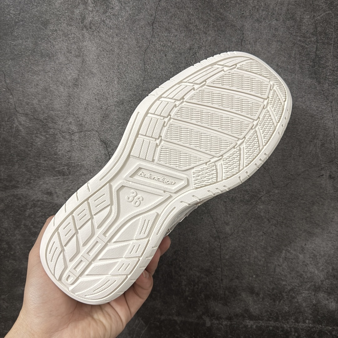 图片[9]-【XA纯原版】Balenciaga Hamptons Worn-Out 巴黎世家十八18代 涤纶（聚酯纤维）牛皮革 圆头系带 低帮 生活休闲鞋板鞋 全套原纸板楦头开发 最原汁原味的灵魂版型 全鞋荧光划线卡点 胶水把控整洁度追求极致完美 每一双都是工艺品 多重QC质检 超越公司货的品控标准 实实在在的免检产品 原盒原配 正确字体电绣 粗细、位置、大小正确 侧边TPU 透气孔匹配意产原版 正确分离大底 TPU软底 原版一致大底LOGO 立体感十足 原厂皮料水洗做旧 采购原厂网纱 偏大一码 尺码：35 36 37 38 39 40 41 42 43 44 45 46-选品中心