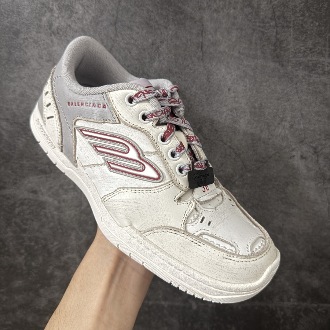 图片[3]-【XA纯原版】Balenciaga Hamptons Worn-Out 巴黎世家十八18代 涤纶（聚酯纤维）牛皮革 圆头系带 低帮 生活休闲鞋板鞋 全套原纸板楦头开发 最原汁原味的灵魂版型 全鞋荧光划线卡点 胶水把控整洁度追求极致完美 每一双都是工艺品 多重QC质检 超越公司货的品控标准 实实在在的免检产品 原盒原配 正确字体电绣 粗细、位置、大小正确 侧边TPU 透气孔匹配意产原版 正确分离大底 TPU软底 原版一致大底LOGO 立体感十足 原厂皮料水洗做旧 采购原厂网纱 偏大一码 尺码：35 36 37 38 39 40 41 42 43 44 45 46-选品中心