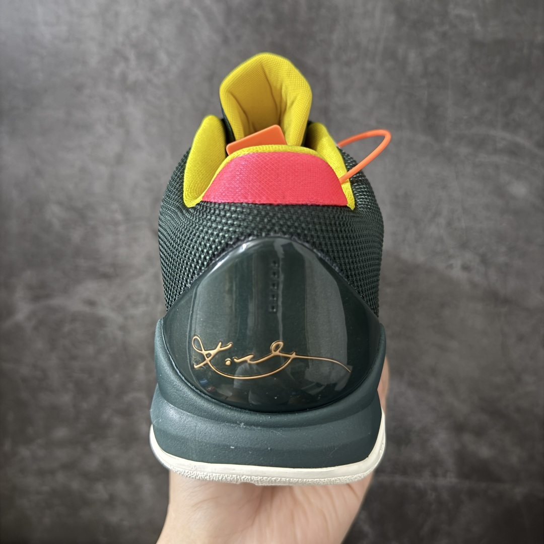 图片[4]-【Star版本】Nike Zoom Kobe 5 Protro EYBL Forest Green 灰绿 货号：CD4991-300 完美复刻公司货 前掌超大Zoom Turbo气垫 后掌EVA缓震 真正的原汁原味 还原ZP脚感 全身鞋材卡料色独家定制 唯一正确喷漆工艺Swoosh 正确凹凸蛇鳞工艺 正确鞋面渐变效果 内全置真动飞态线 独立原厂模具 最大尺码达到48.5码 首批不拼图大几率过验 亲测已过 支持各种高强度实战 无需担心 上脚价 补货周期极长 脚宽建议买大半码 科比系列前掌偏窄 不影响二次销售 支持七天无理由退换 尺码：40 40.5 41 42 42.5 43 44 44.5 45 45.5 46 47.5 48.5-选品中心
